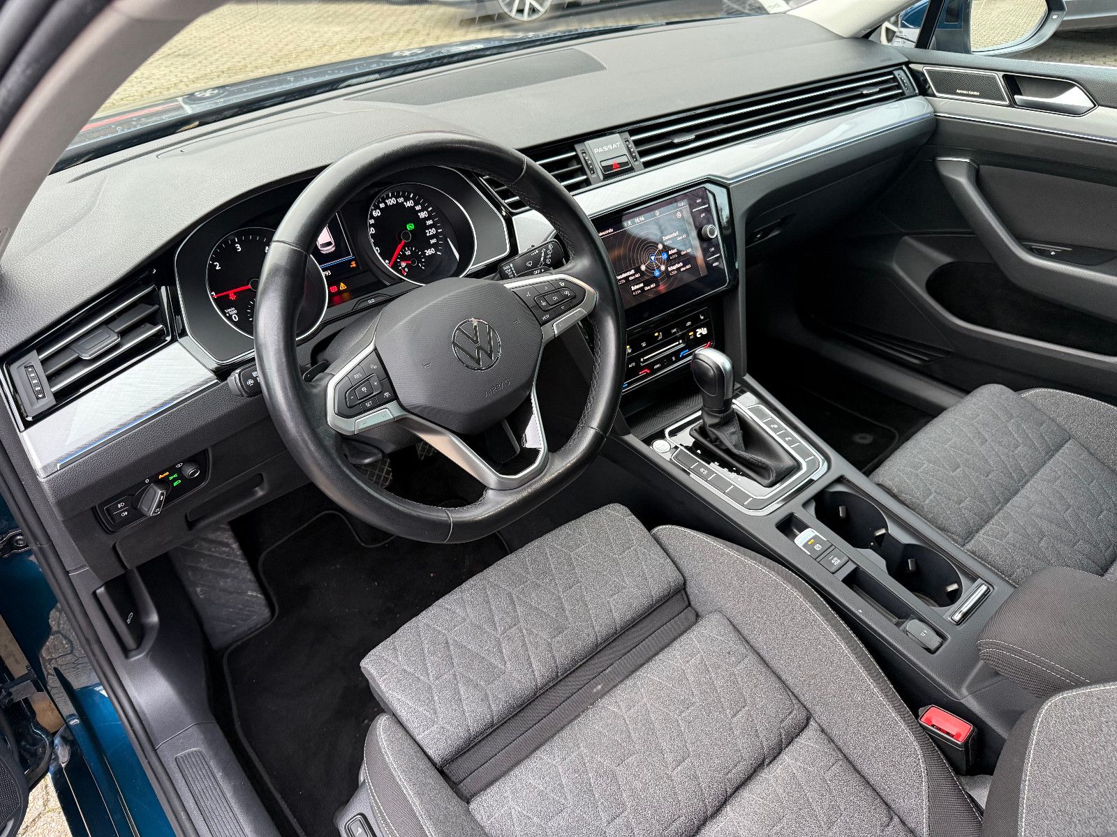 Fahrzeugabbildung Volkswagen Passat Variant Business*ACC*Headup*Harmann Kardo