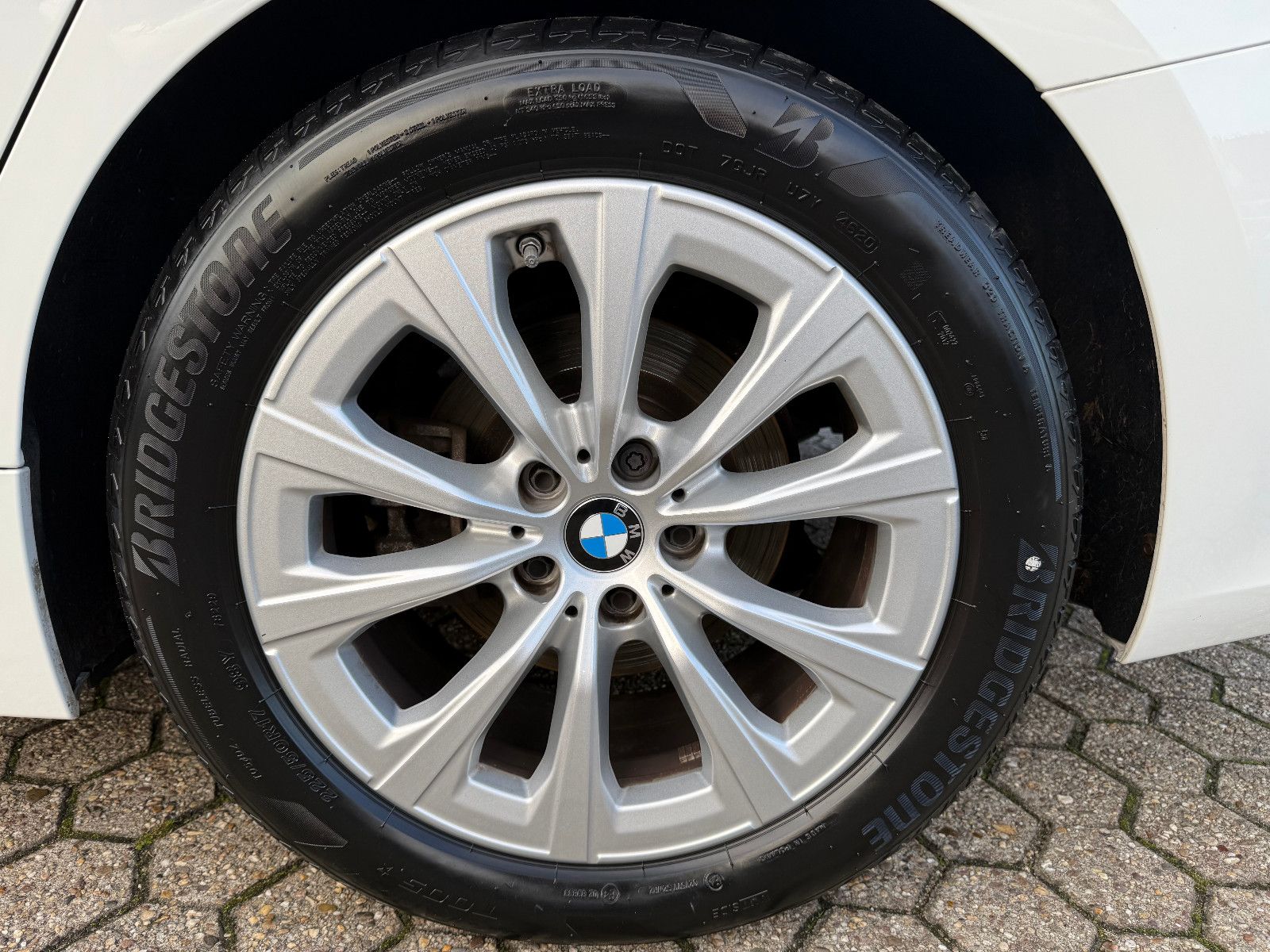 Fahrzeugabbildung BMW 320d Touring *ACC*NAVI*