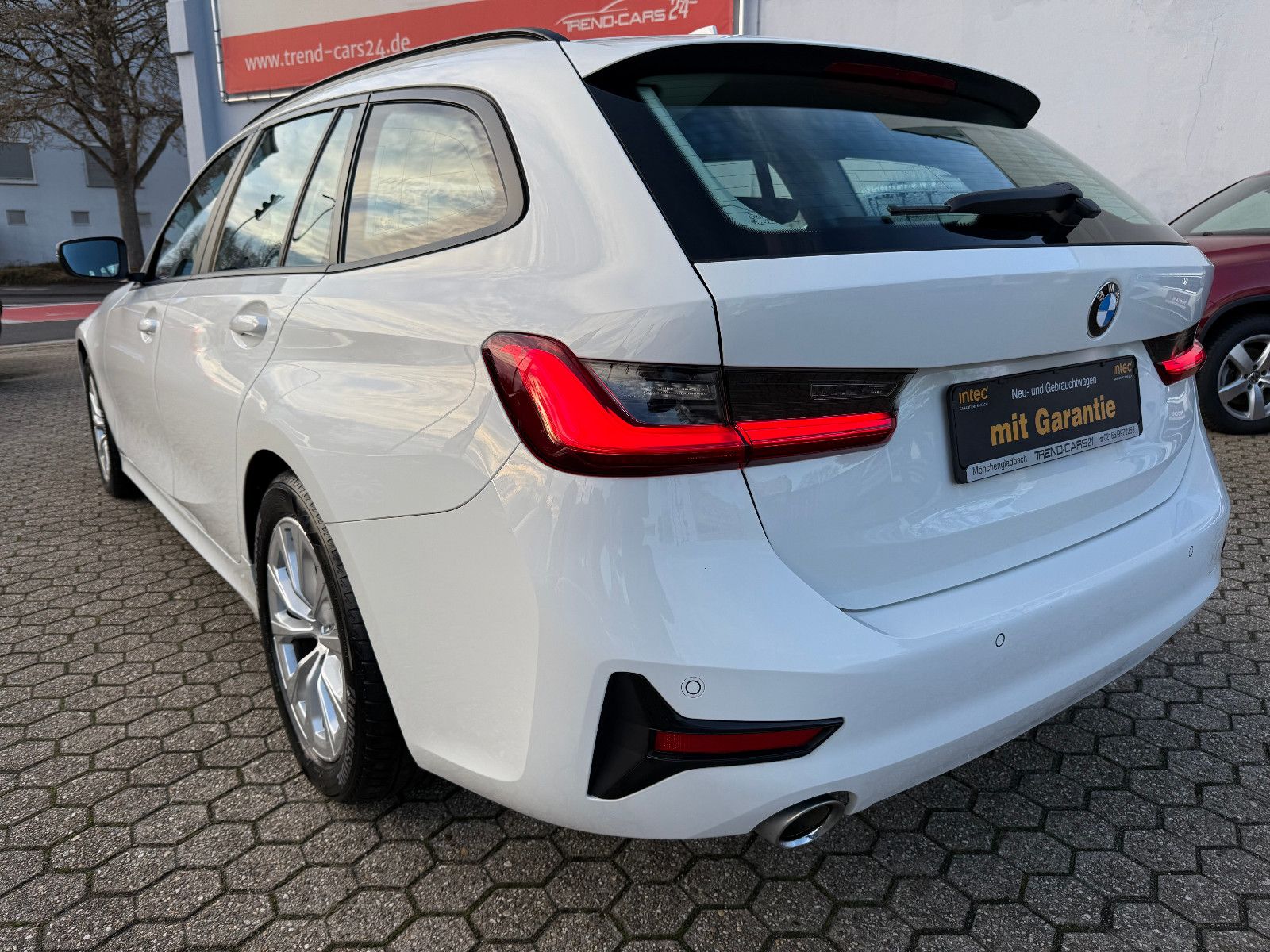 Fahrzeugabbildung BMW 320d Touring *ACC*NAVI*