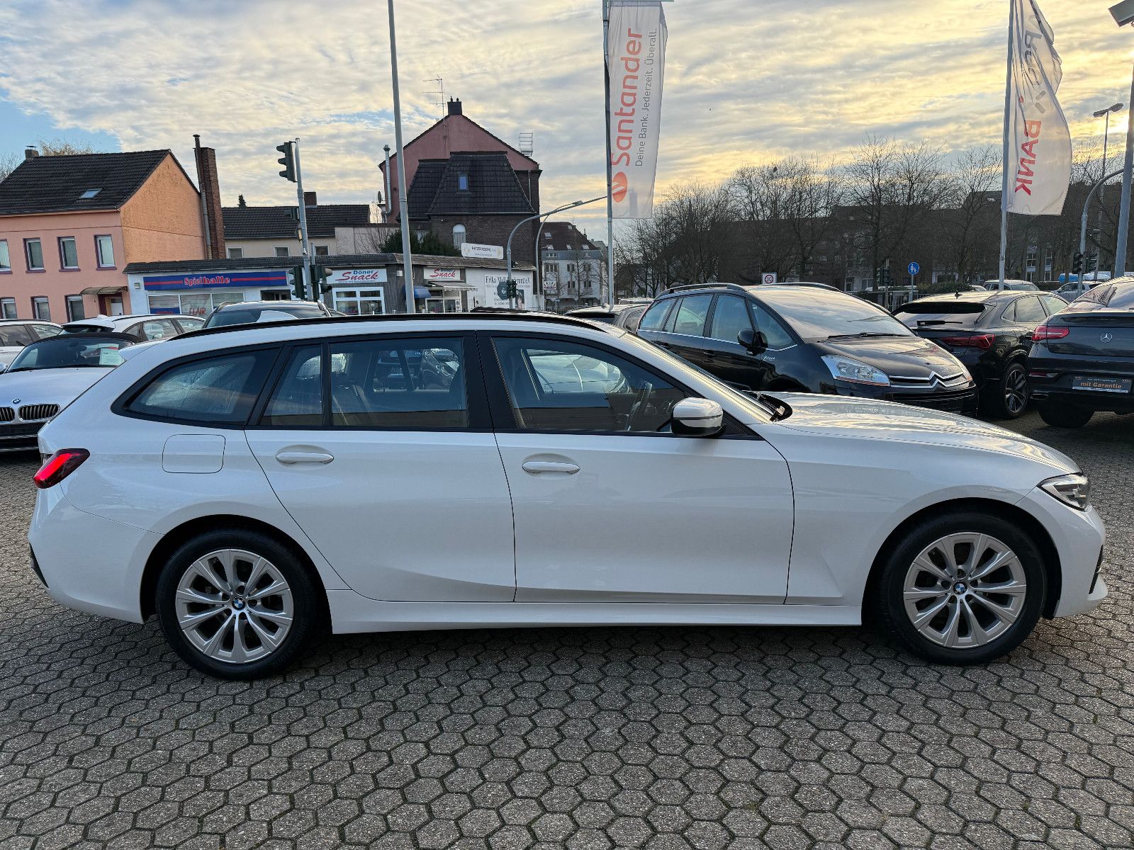 Fahrzeugabbildung BMW 320d Touring *ACC*NAVI*