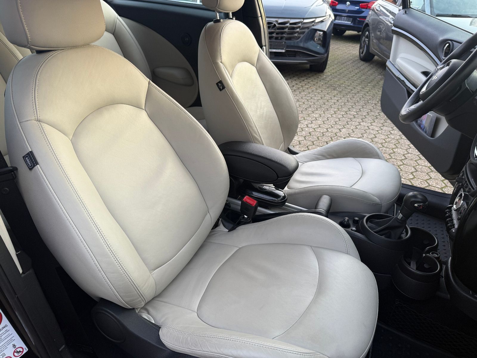 Fahrzeugabbildung MINI COOPER_S Paceman S*Navi*PANO*ALLRAD*Harman-Kardo