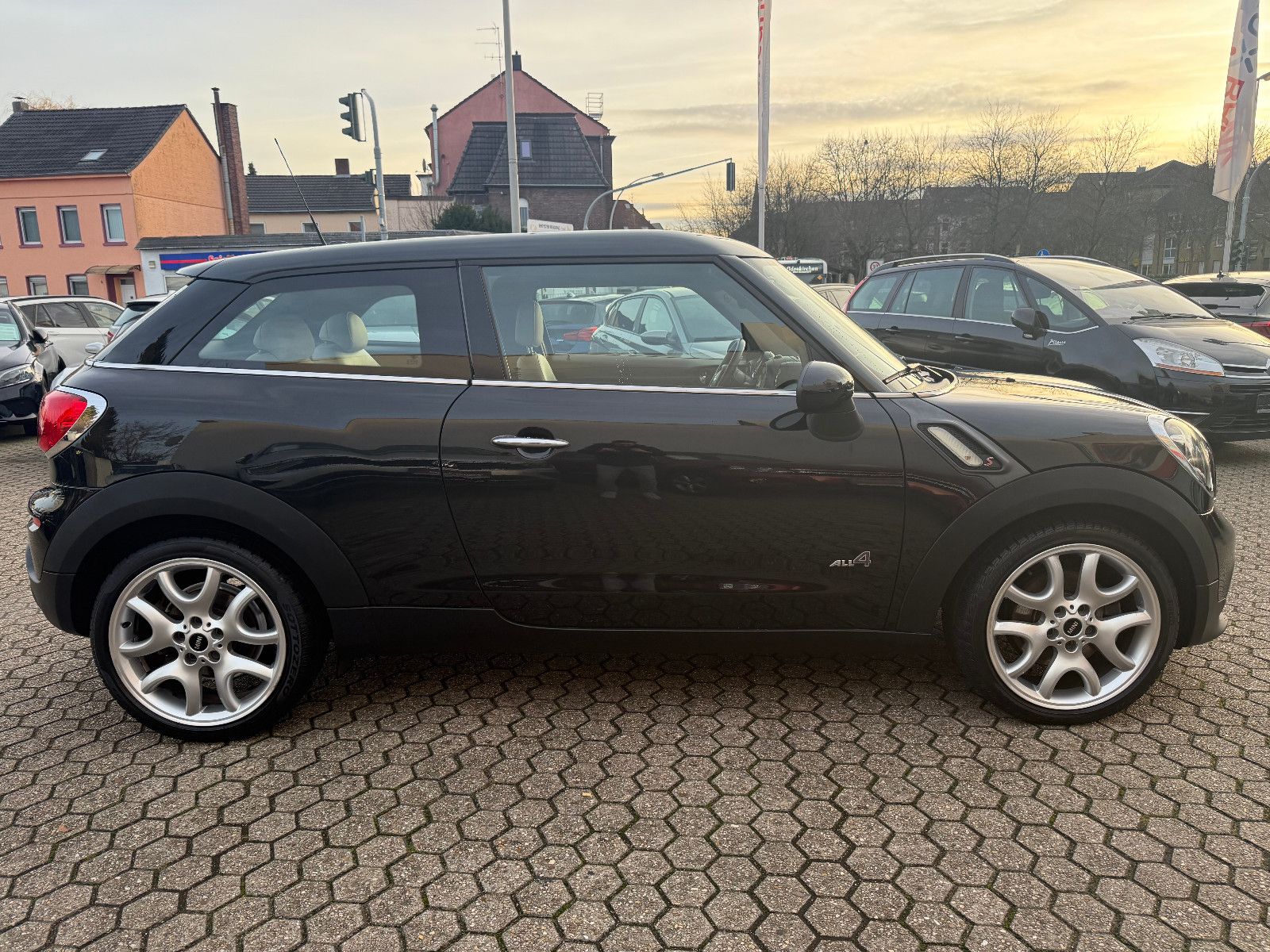 Fahrzeugabbildung MINI COOPER_S Paceman S*Navi*PANO*ALLRAD*Harman-Kardo