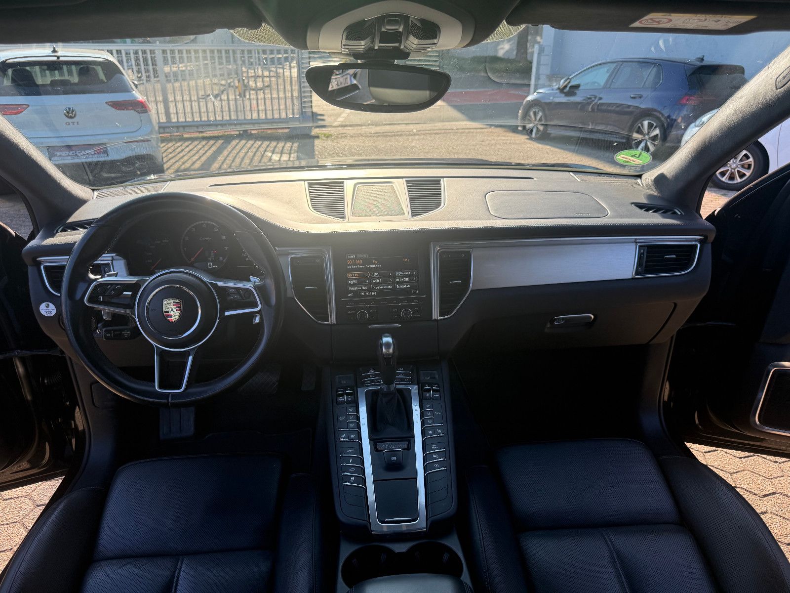 Fahrzeugabbildung Porsche Macan Turbo*ACC*CAM*AHK*PANO