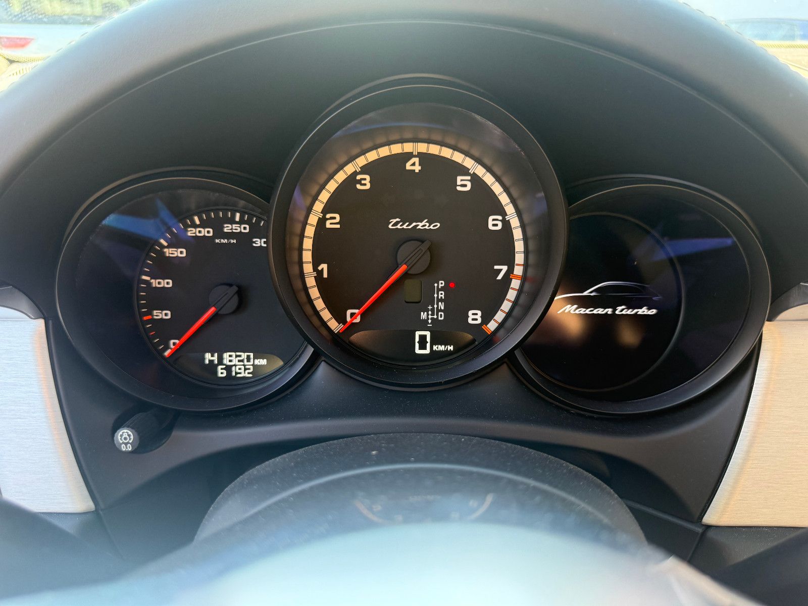 Fahrzeugabbildung Porsche Macan Turbo*ACC*CAM*AHK*PANO