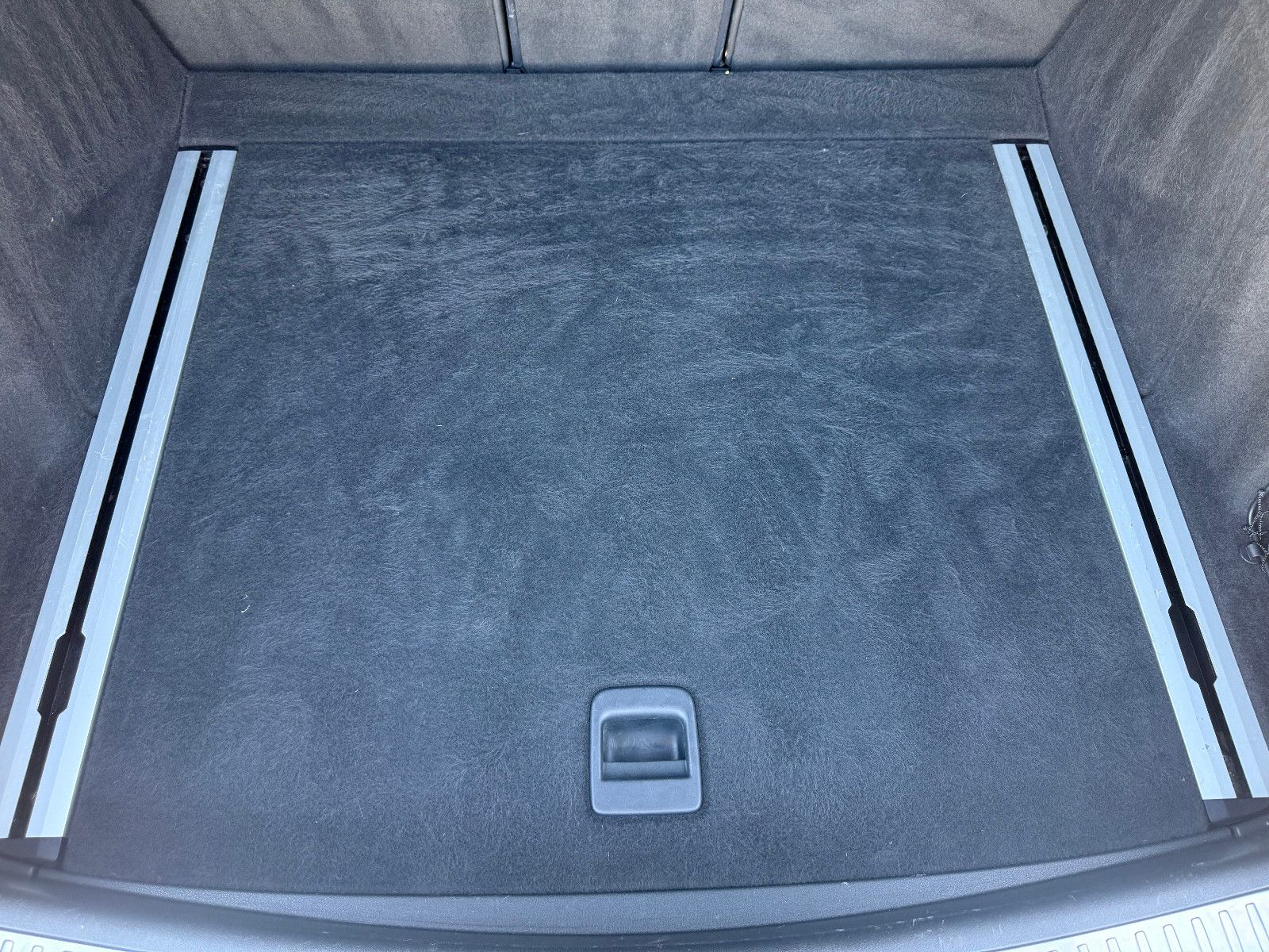 Fahrzeugabbildung Porsche Macan Turbo*ACC*CAM*AHK*PANO