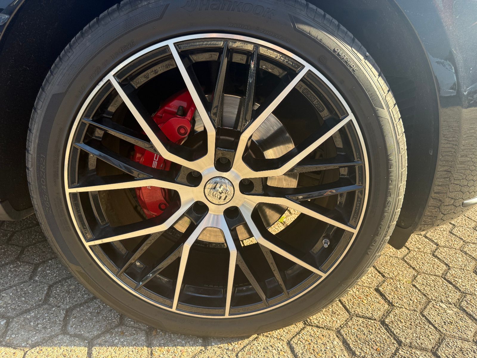 Fahrzeugabbildung Porsche Macan Turbo*ACC*CAM*AHK*PANO