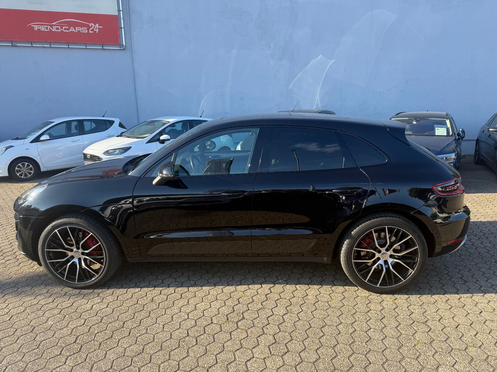 Fahrzeugabbildung Porsche Macan Turbo*ACC*CAM*AHK*PANO