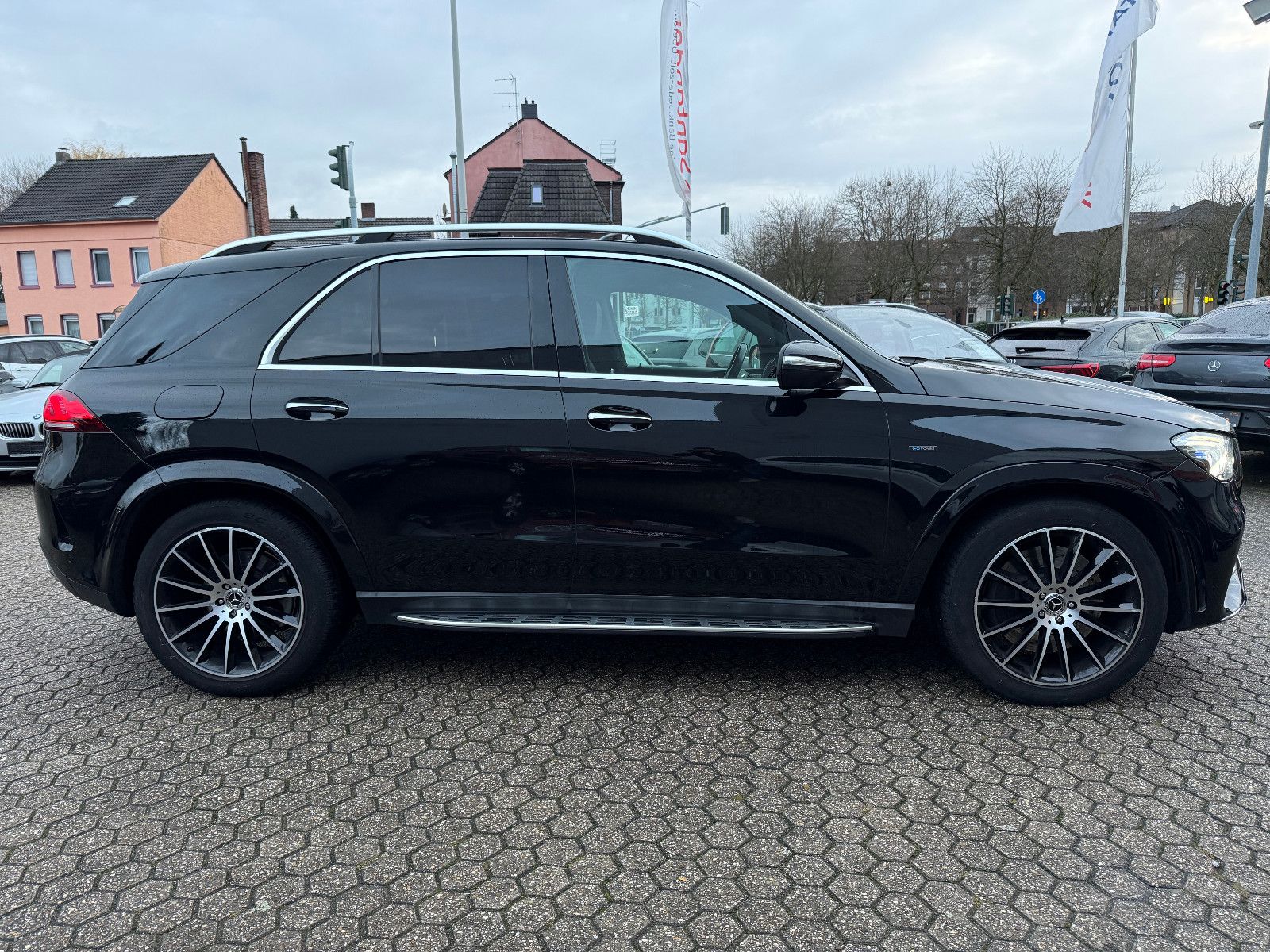 Fahrzeugabbildung Mercedes-Benz GLE 350de 4Matic*AMG*ACC*Burmester*Pano*Kinetik*