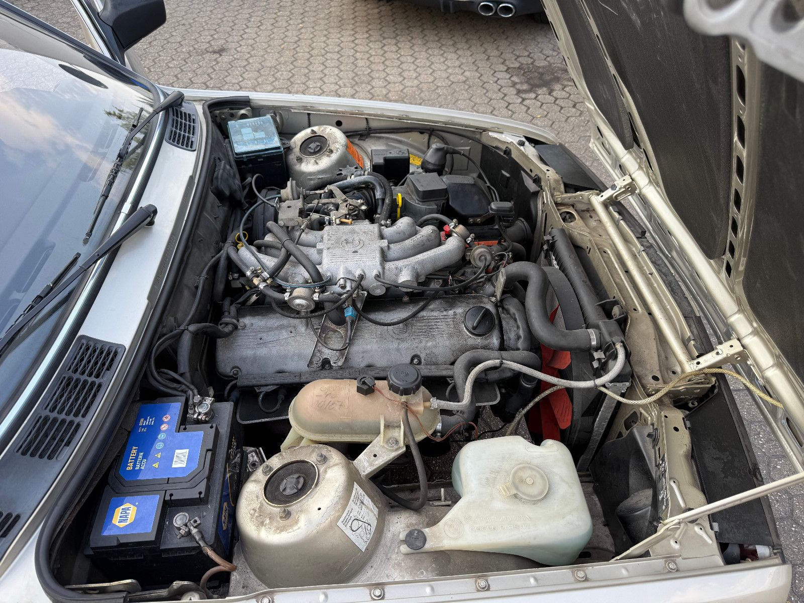 Fahrzeugabbildung BMW E30 320I wenig KM* Rostfrei*Sehr Gepflegt*