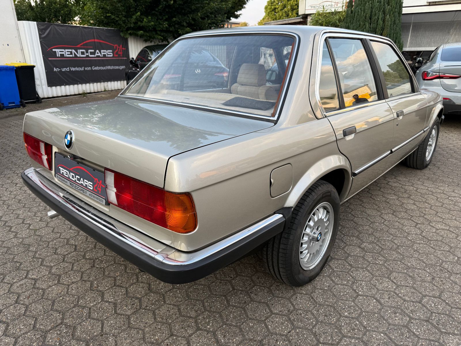 Fahrzeugabbildung BMW E30 320I wenig KM* Rostfrei*Sehr Gepflegt*
