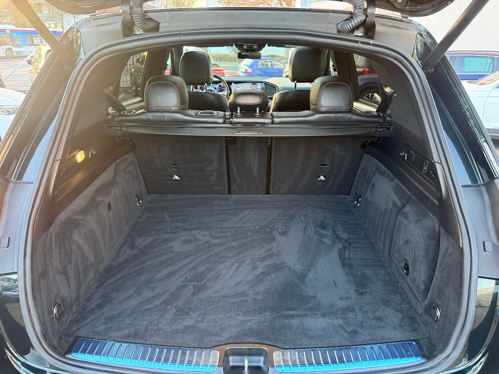 Fahrzeugabbildung Mercedes-Benz GLE 350de 4Matic*AMG*ACC*PANO*Burmester*AHK*