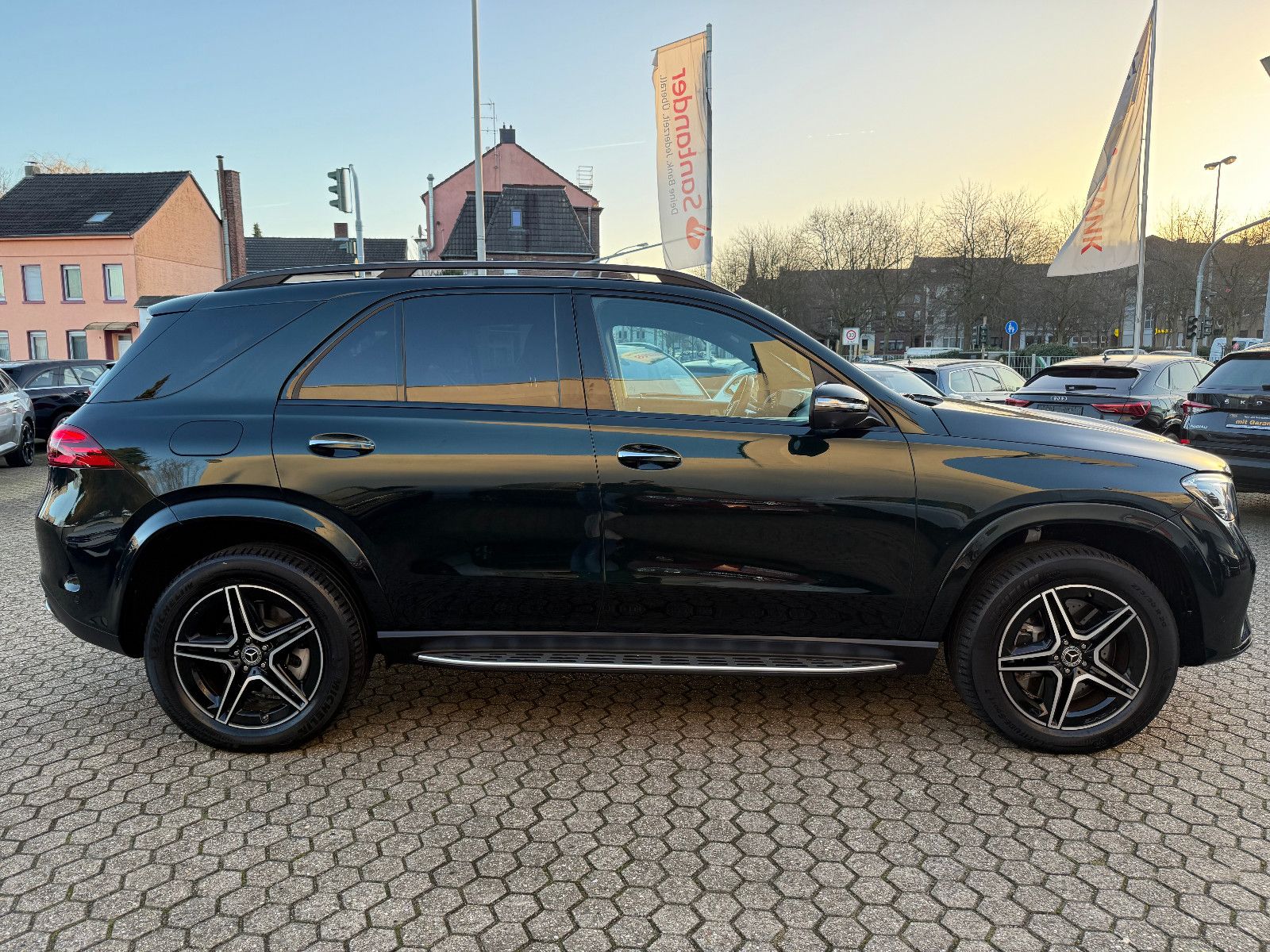 Fahrzeugabbildung Mercedes-Benz GLE 350de 4Matic*AMG*ACC*PANO*Burmester*AHK*