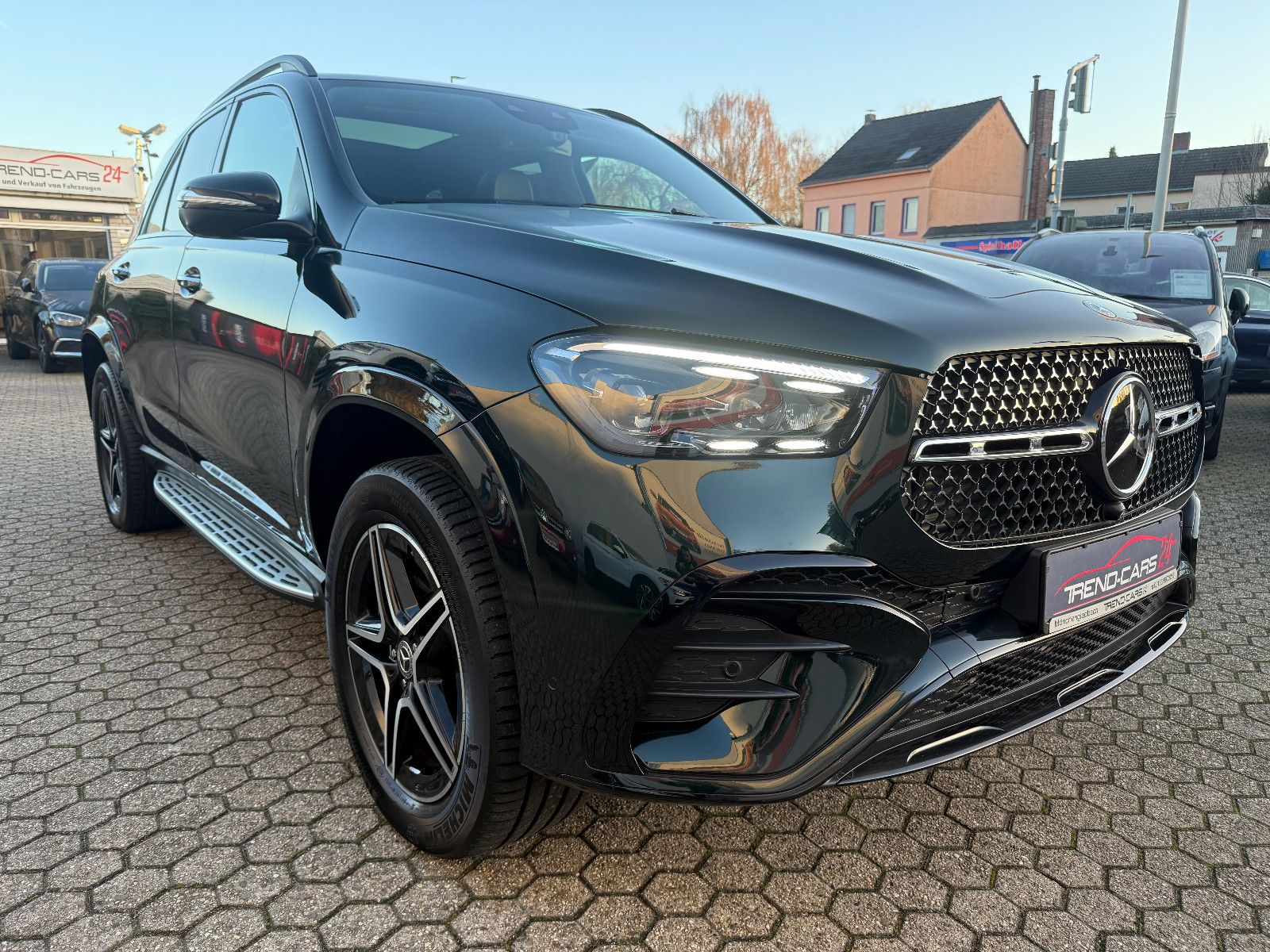 Fahrzeugabbildung Mercedes-Benz GLE 350de 4Matic*AMG*ACC*PANO*Burmester*AHK*