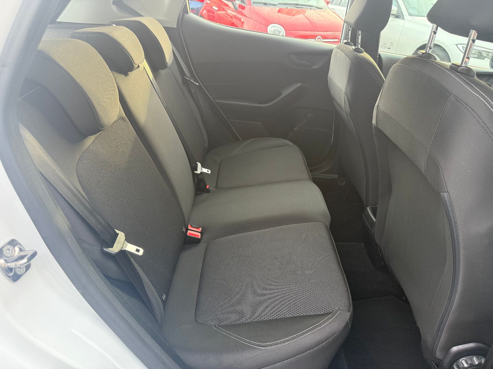 Fahrzeugabbildung Ford Fiesta Cool & Connect