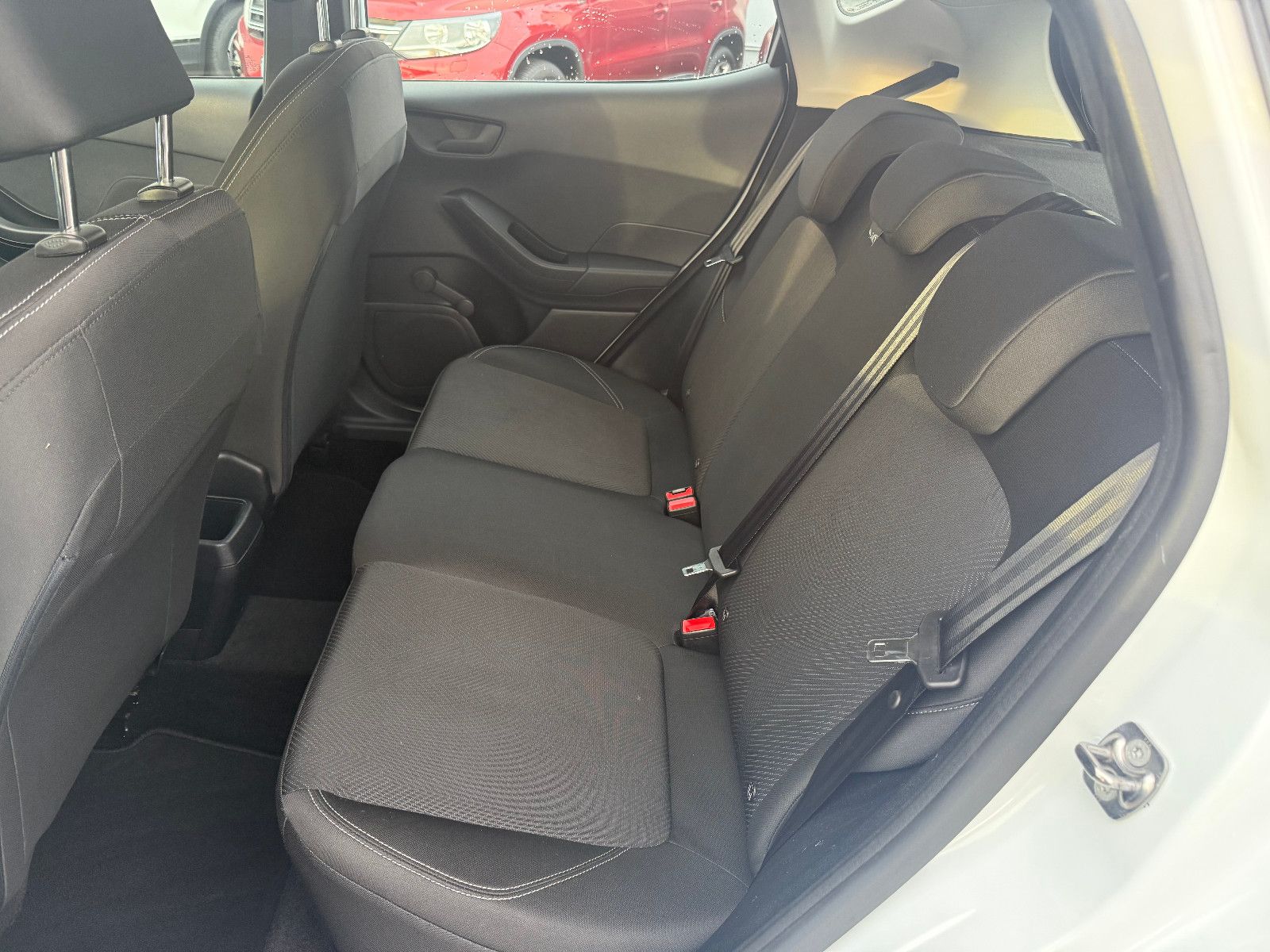 Fahrzeugabbildung Ford Fiesta Cool & Connect