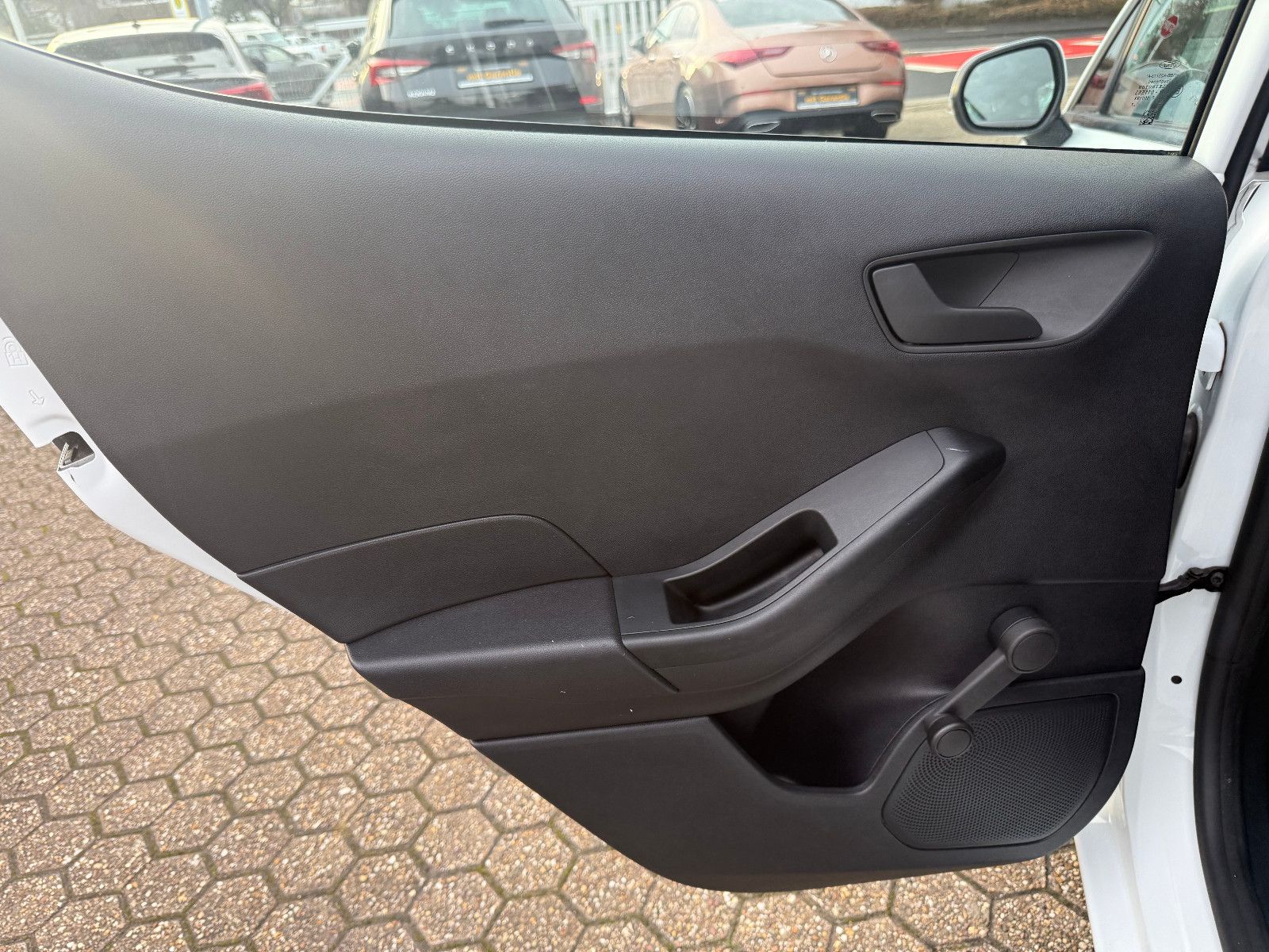 Fahrzeugabbildung Ford Fiesta Cool & Connect