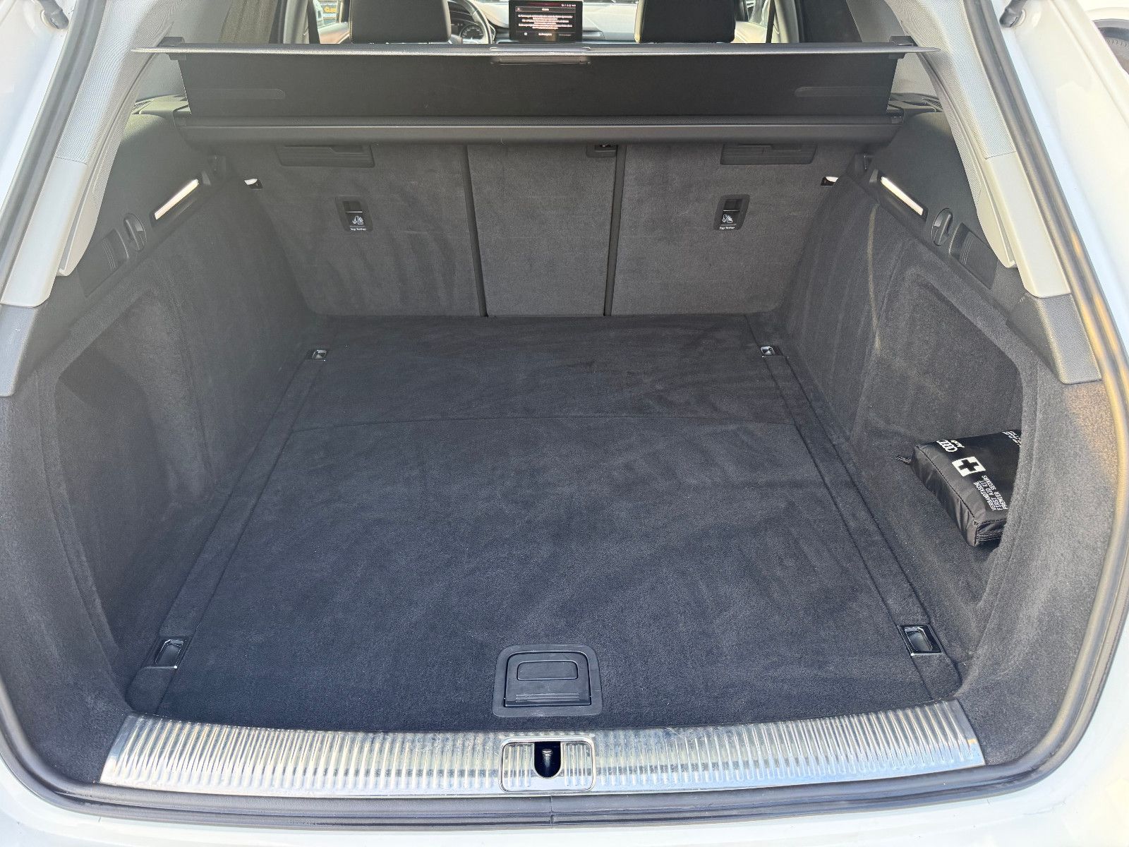 Fahrzeugabbildung Audi A4 Avant40TDI S line*ACC*BANG&OLUFSEN*PANO*Matri