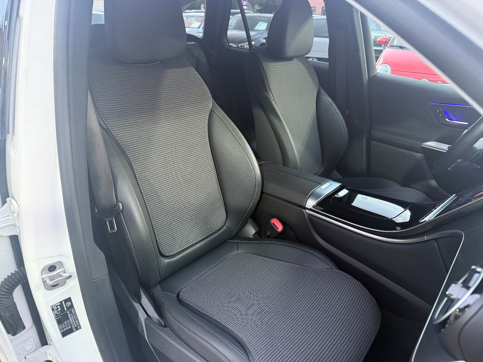 Fahrzeugabbildung Mercedes-Benz GLC 200 4Matic*Avantgarde*KAM*AHK*WIDES*LED*ACC*