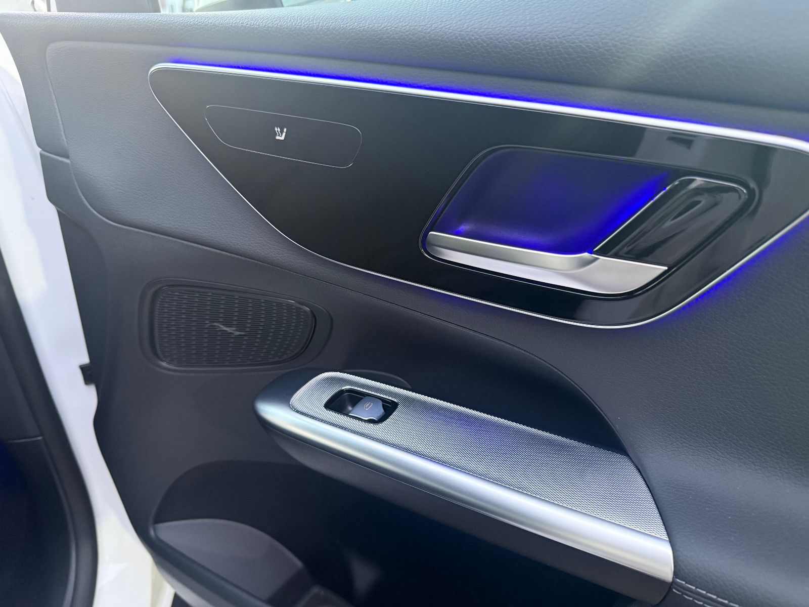 Fahrzeugabbildung Mercedes-Benz GLC 200 4Matic*Avantgarde*KAM*AHK*WIDES*LED*ACC*