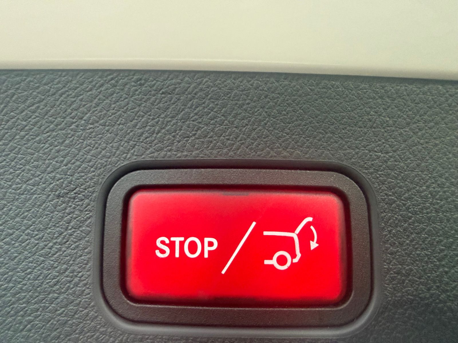 Fahrzeugabbildung Mercedes-Benz GLC 200 4Matic*Avantgarde*KAM*AHK*WIDES*LED*ACC*