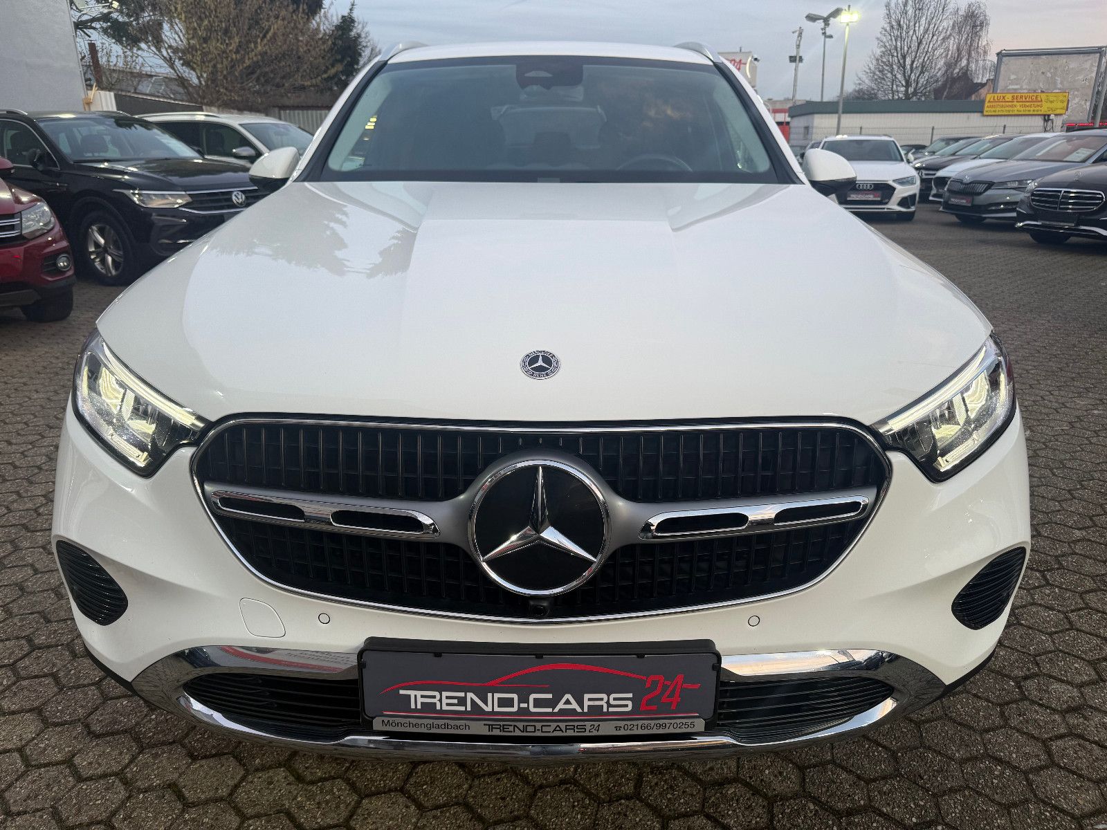 Fahrzeugabbildung Mercedes-Benz GLC 200 4Matic*Avantgarde*KAM*AHK*WIDES*LED*ACC*