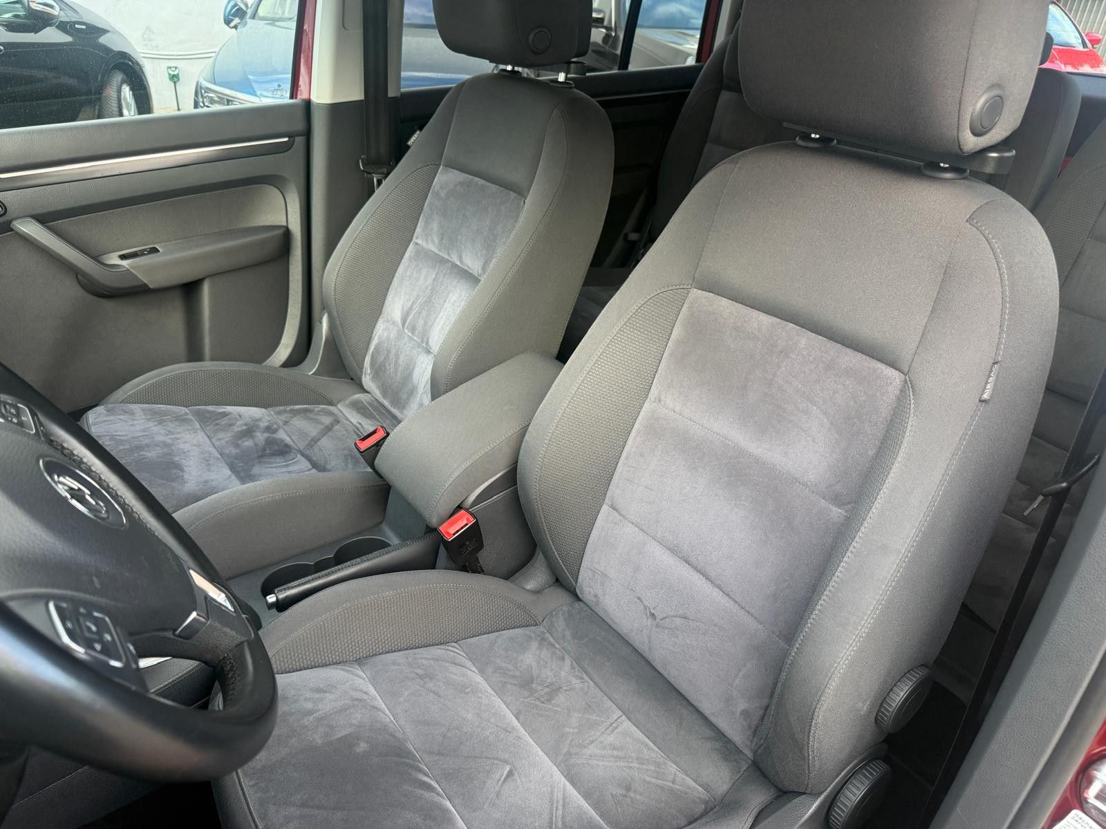 Fahrzeugabbildung Volkswagen Touran Highline*Klima*AHK*SH*