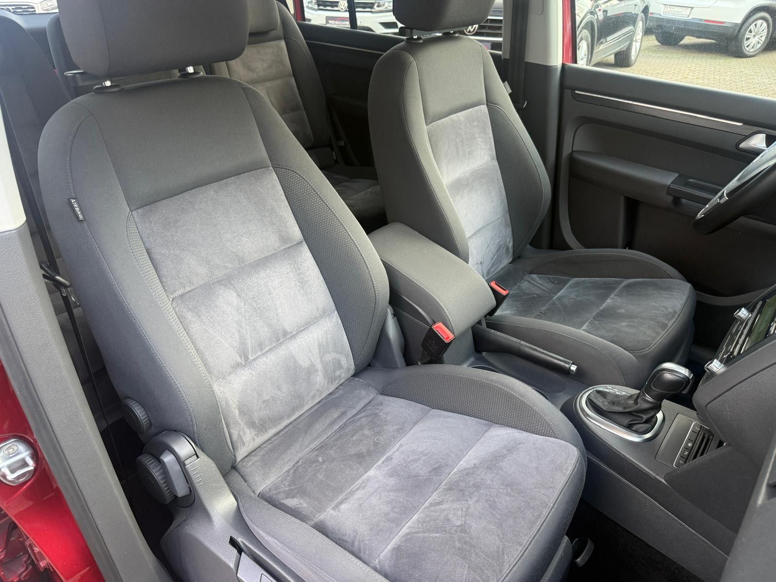 Fahrzeugabbildung Volkswagen Touran Highline*Klima*AHK*SH*