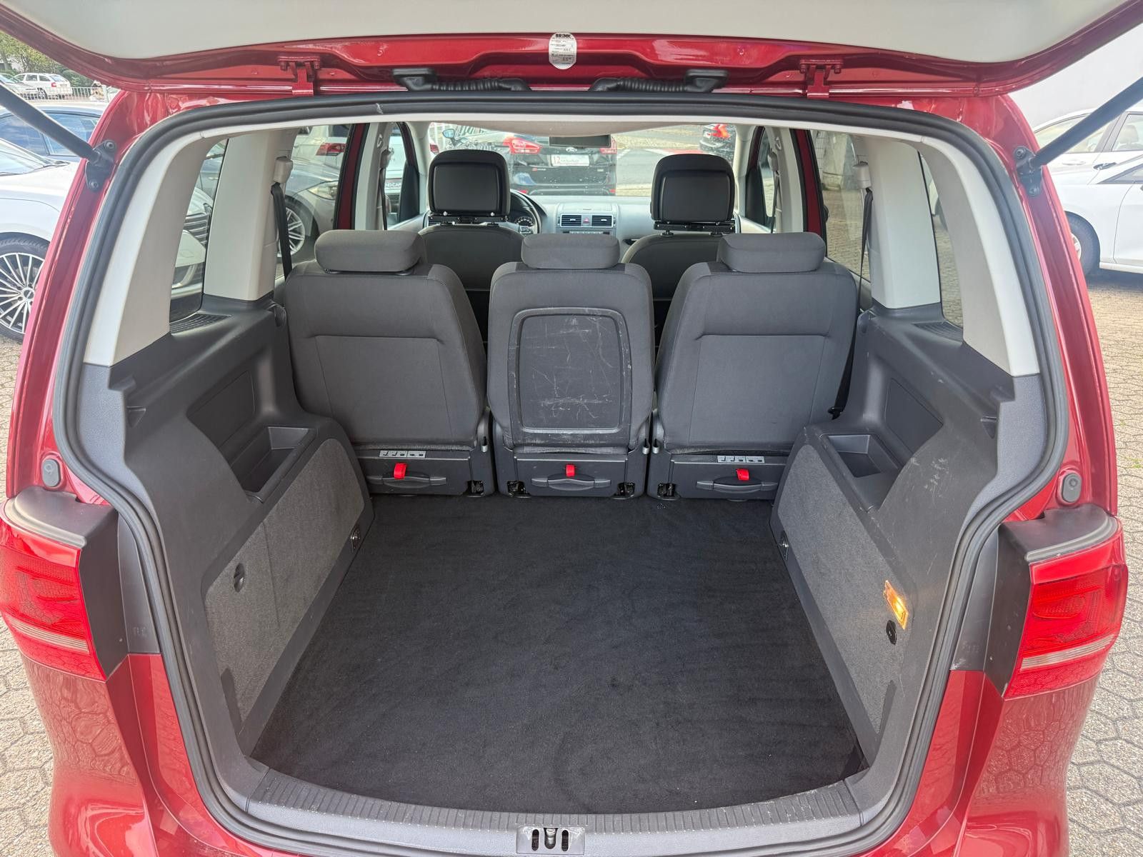 Fahrzeugabbildung Volkswagen Touran Highline*Klima*AHK*SH*