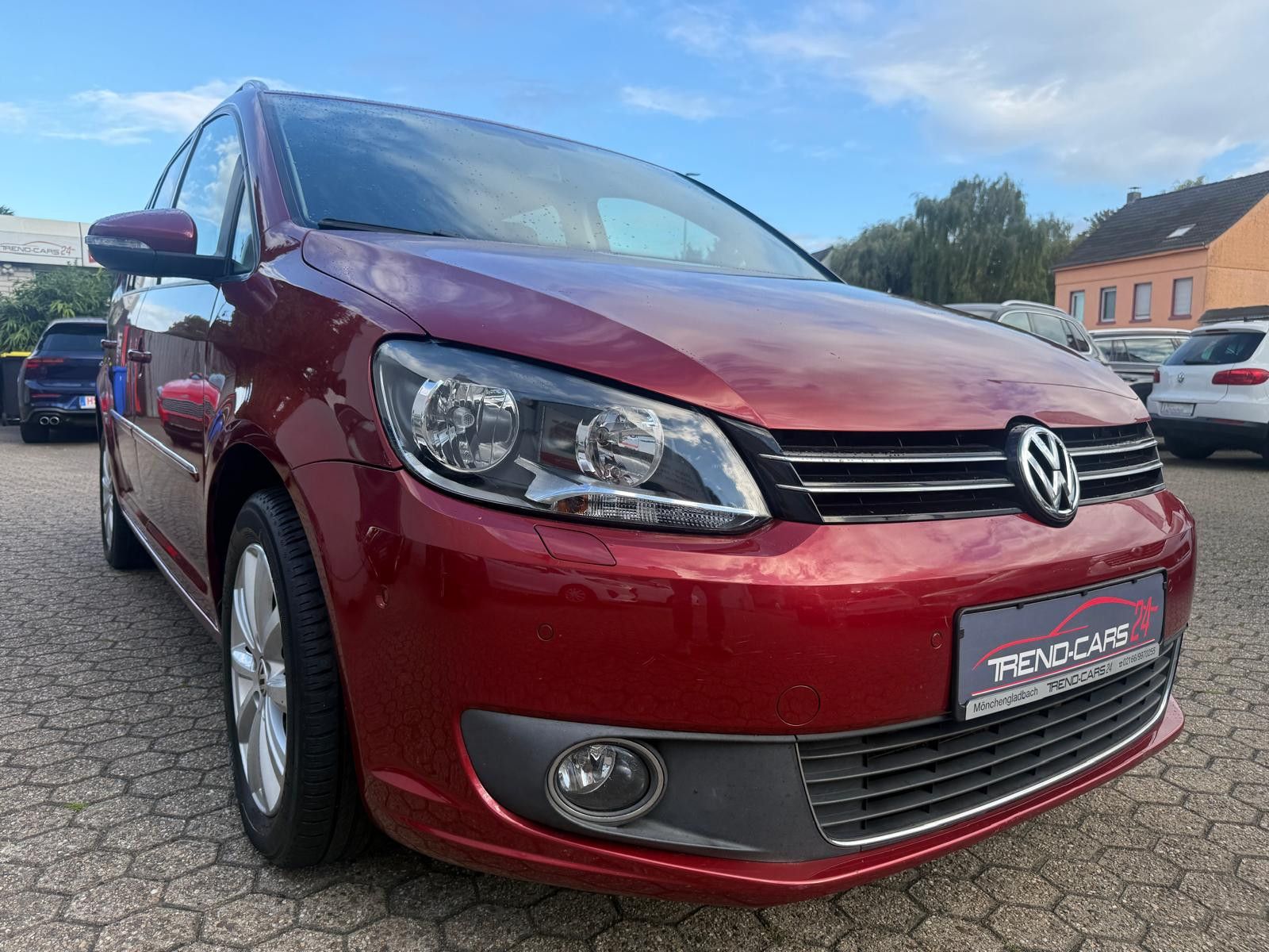 Fahrzeugabbildung Volkswagen Touran Highline*Klima*AHK*SH*