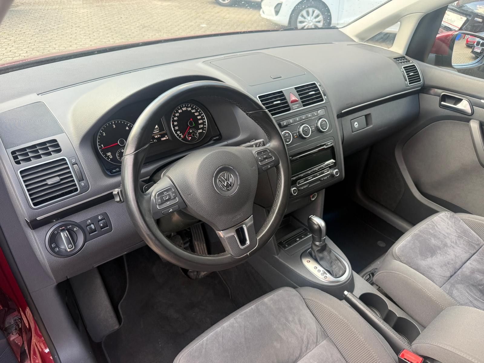 Fahrzeugabbildung Volkswagen Touran Highline*Klima*AHK*SH*