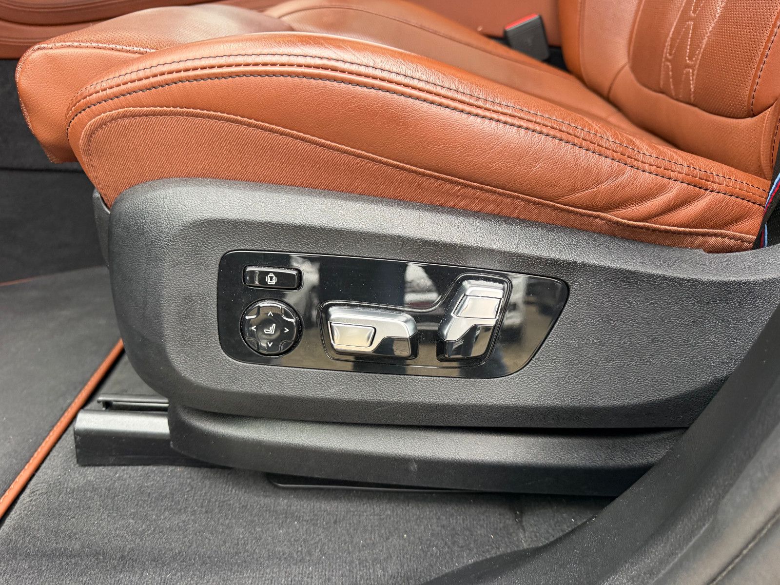 Fahrzeugabbildung BMW X7 xDrive 40 d M Sport*ACC*PANO*AHK*