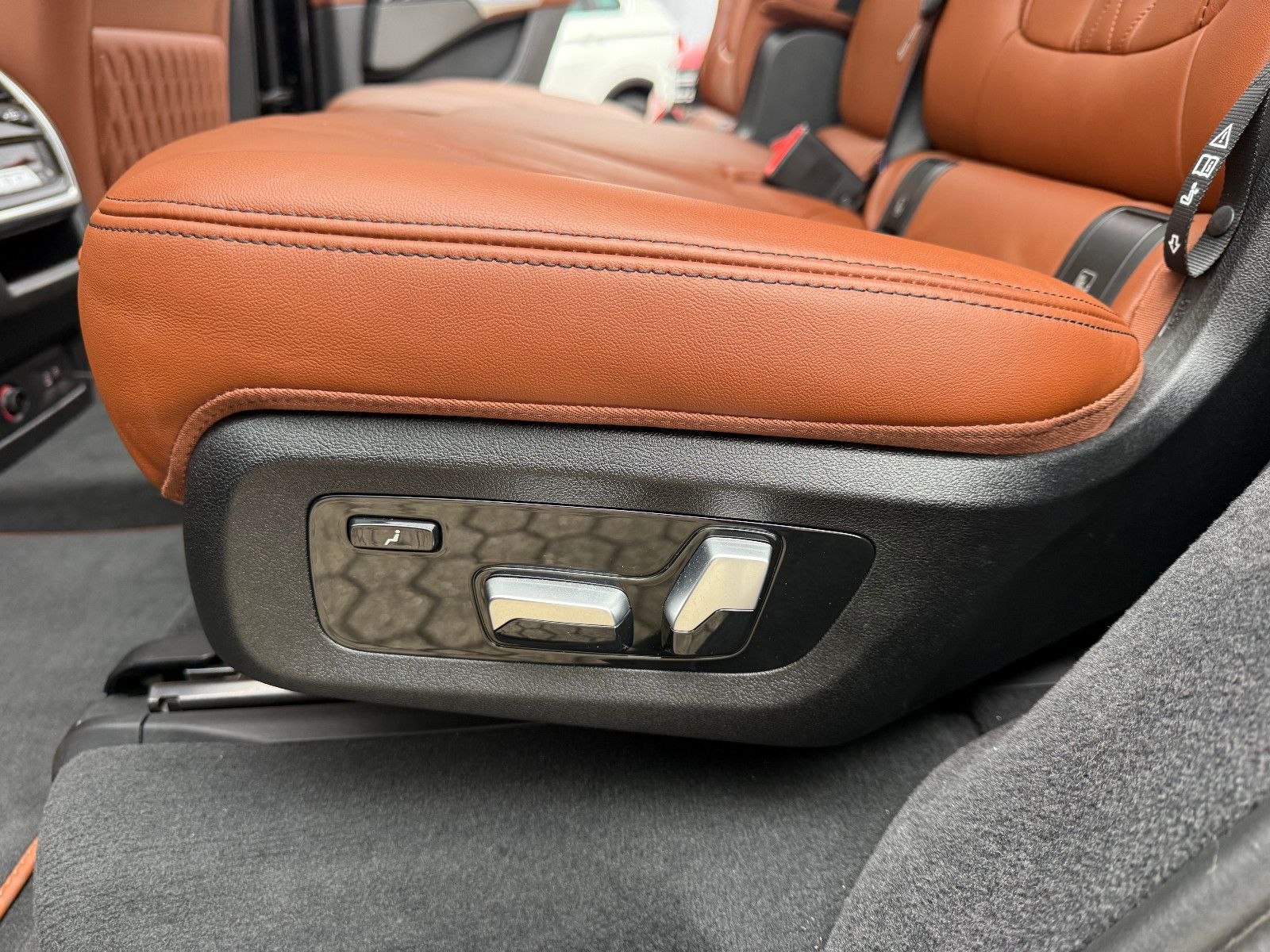 Fahrzeugabbildung BMW X7 xDrive 40 d M Sport*ACC*PANO*AHK*