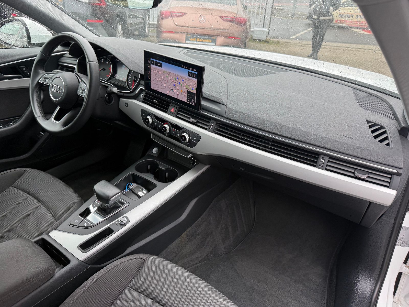 Fahrzeugabbildung Audi A4 Lim. 30 TDI advanced*S-Line*AHK*Tempomat*