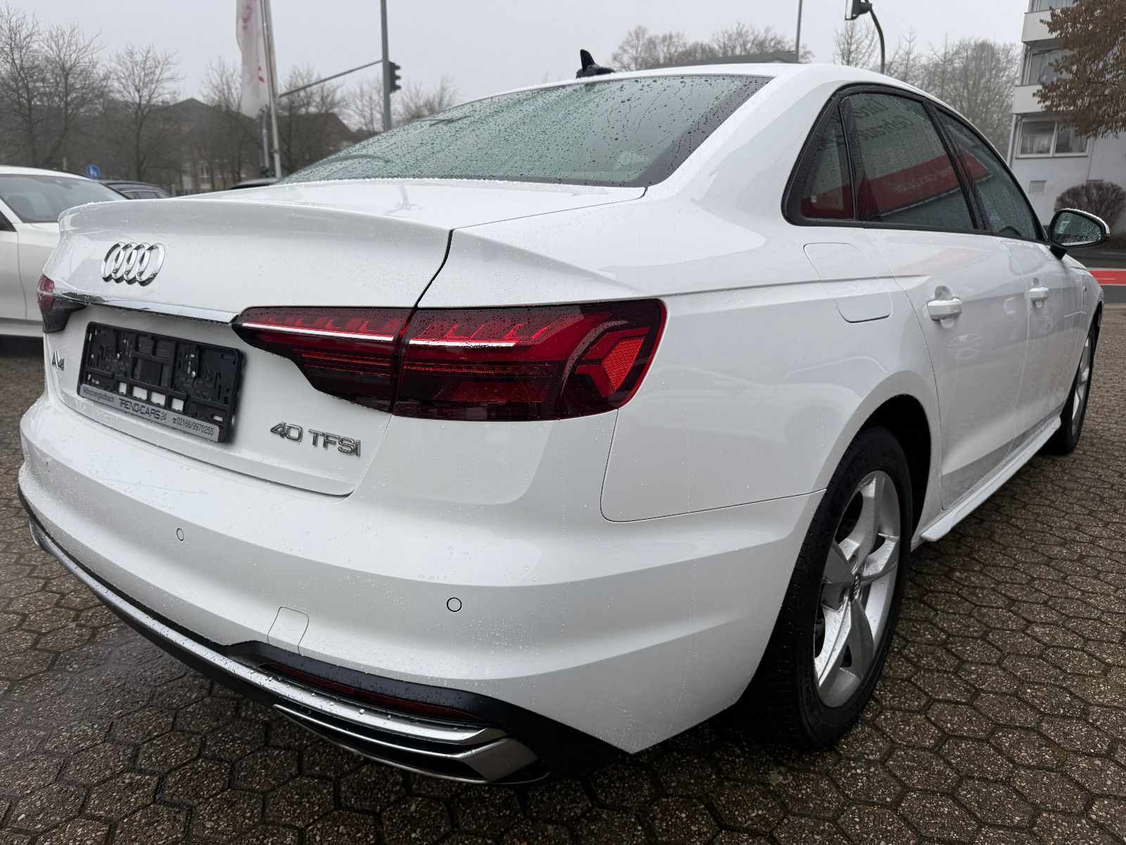 Fahrzeugabbildung Audi A4 Lim. 30 TDI advanced*S-Line*AHK*Tempomat*