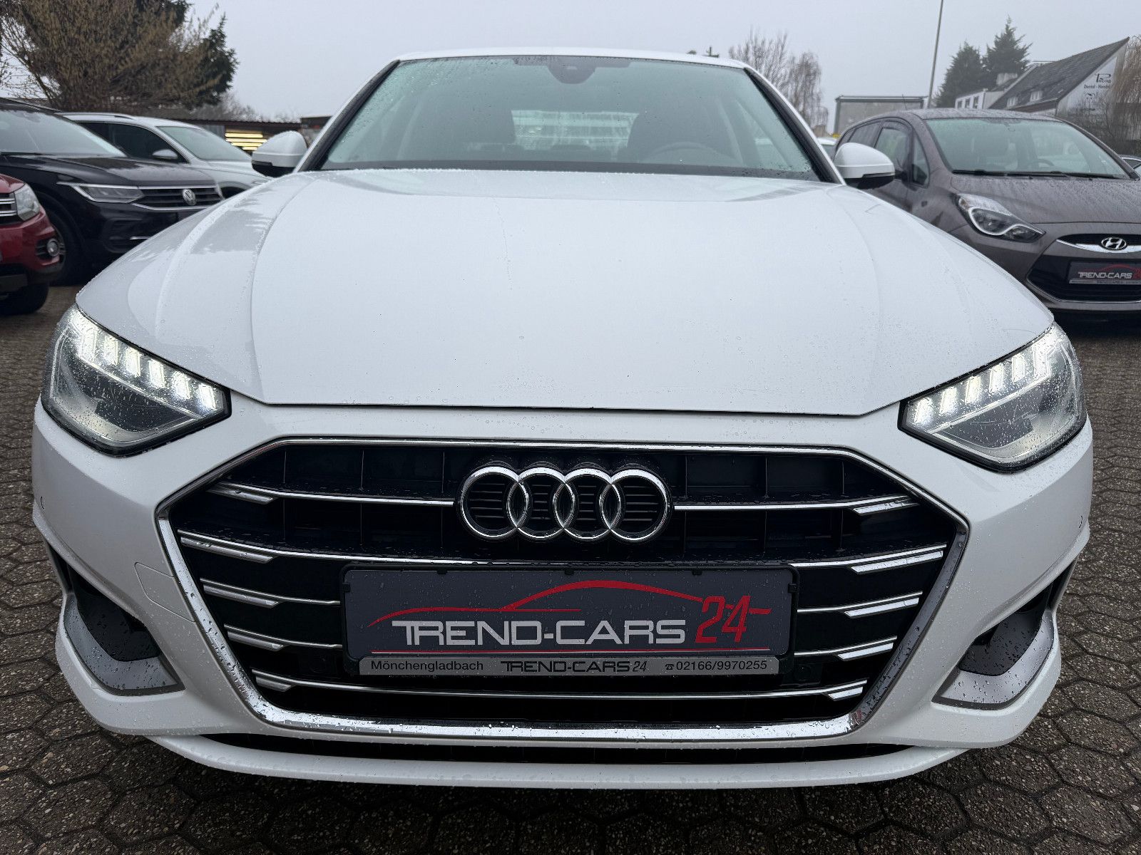 Fahrzeugabbildung Audi A4 Lim. 30 TDI advanced*S-Line*AHK*Tempomat*