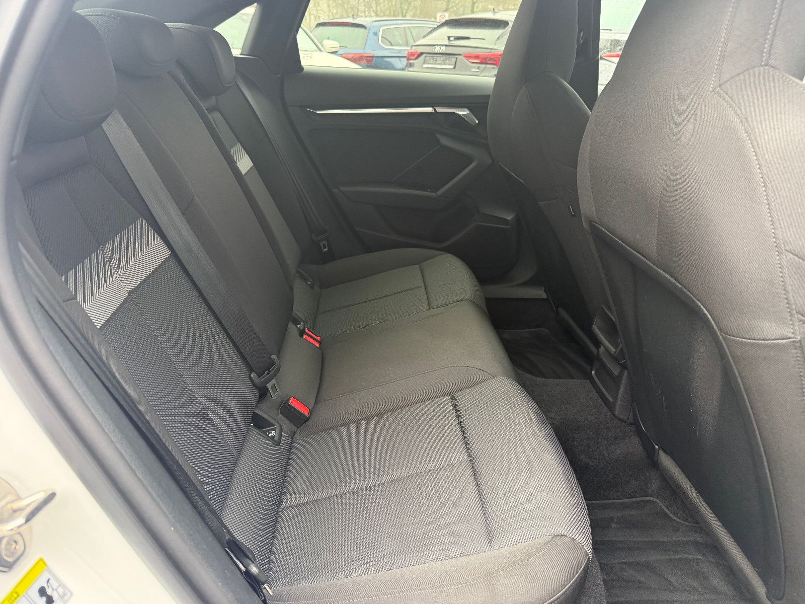 Fahrzeugabbildung Audi A3 Limousine 35 TFSI S-line* Matrix LED* ACC*