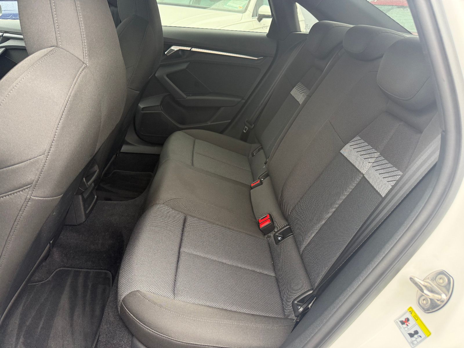 Fahrzeugabbildung Audi A3 Limousine 35 TFSI S-line* Matrix LED* ACC*