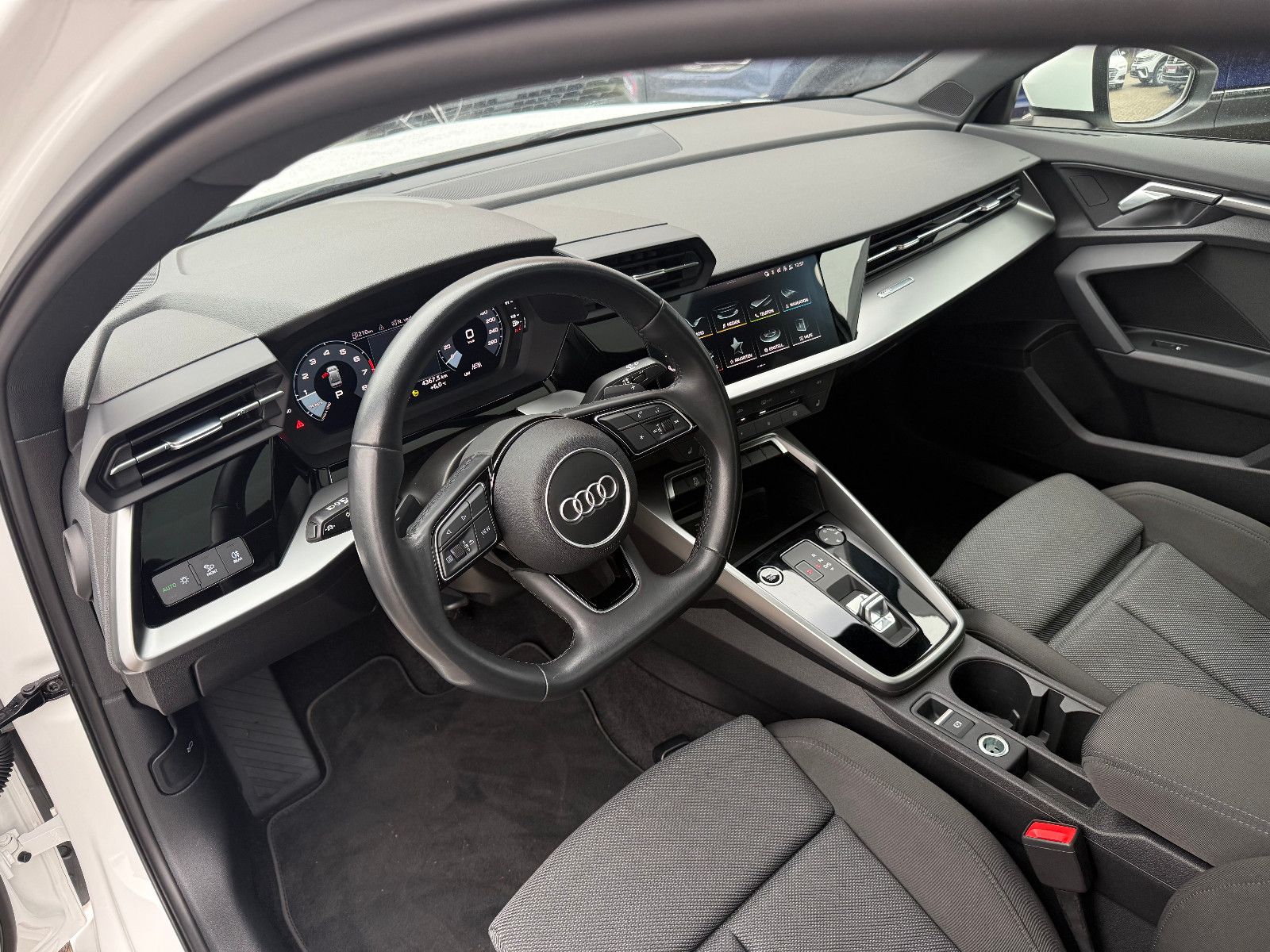 Fahrzeugabbildung Audi A3 Limousine 35 TFSI S-line* Matrix LED* ACC*