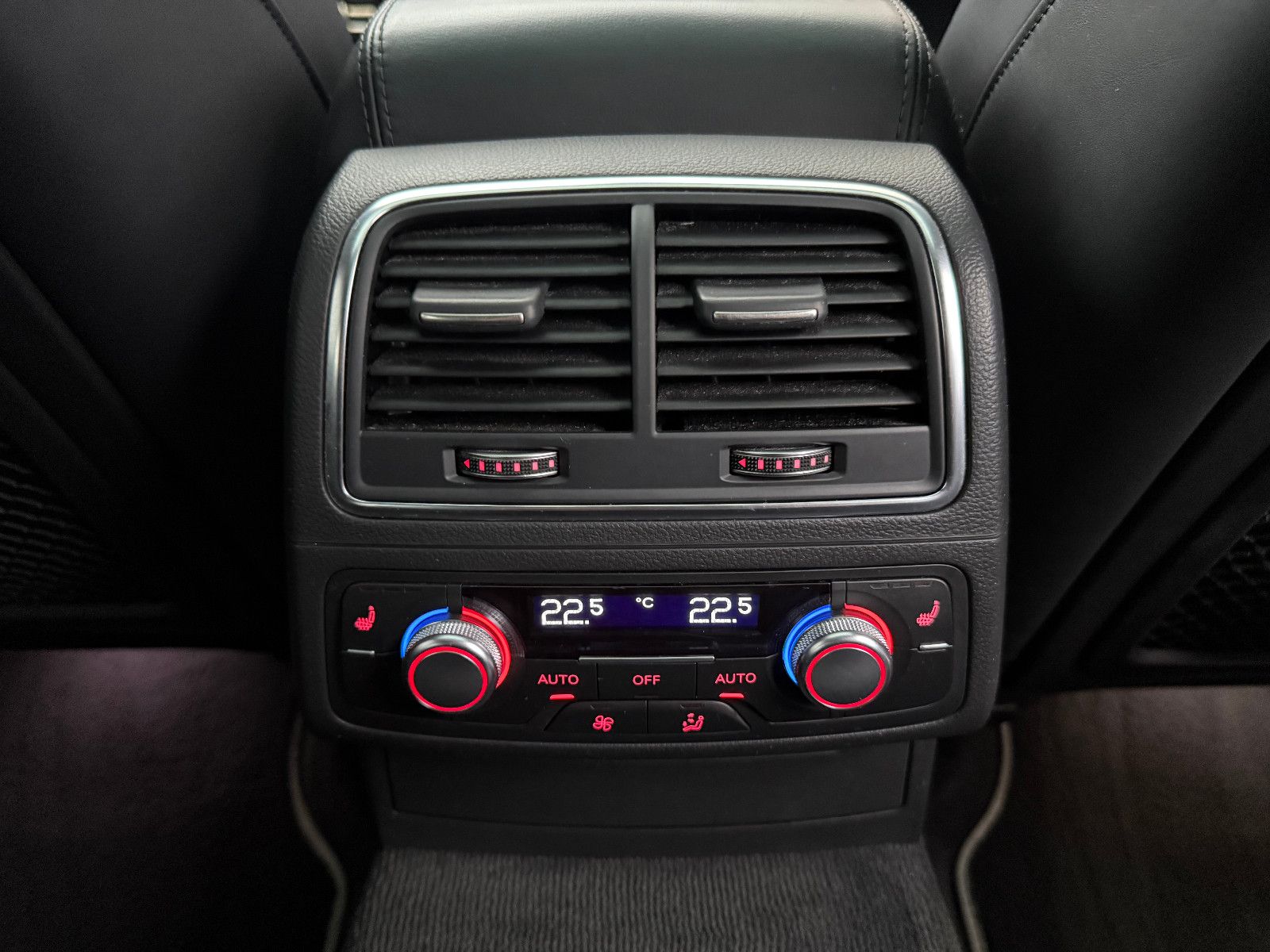 Fahrzeugabbildung Audi A6 Avant 2.0 TDI ultra*S-line*ACC*PANO*BOSE*