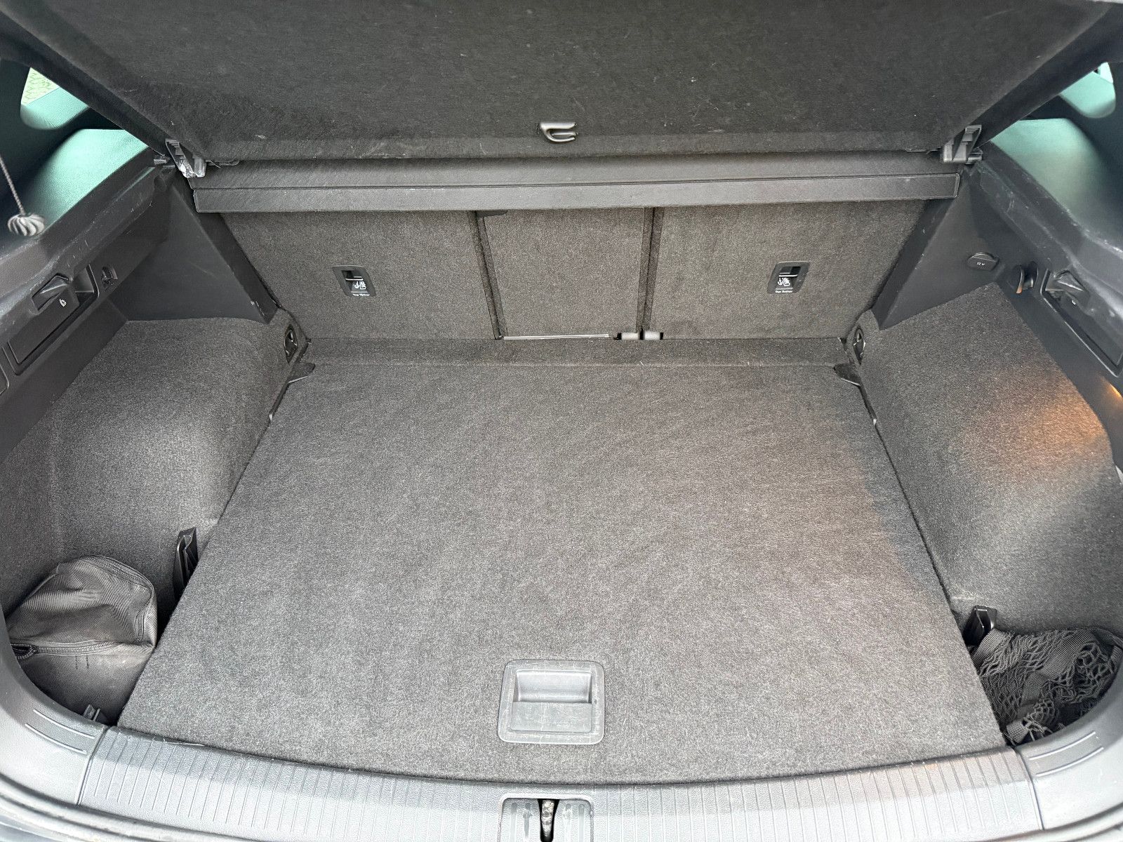 Fahrzeugabbildung Volkswagen Tiguan R-line 4Motion*ACC*PANO*LED*19ZOLL*