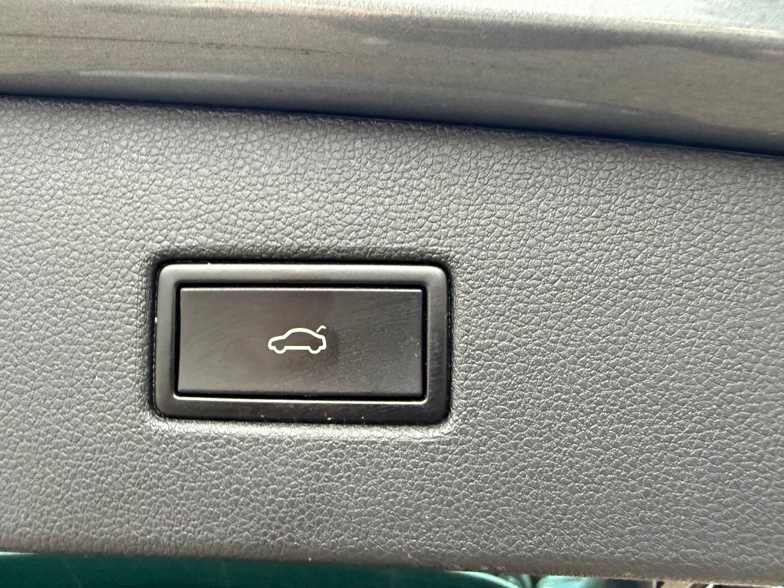 Fahrzeugabbildung Volkswagen Tiguan R-line 4Motion*ACC*PANO*LED*19ZOLL*