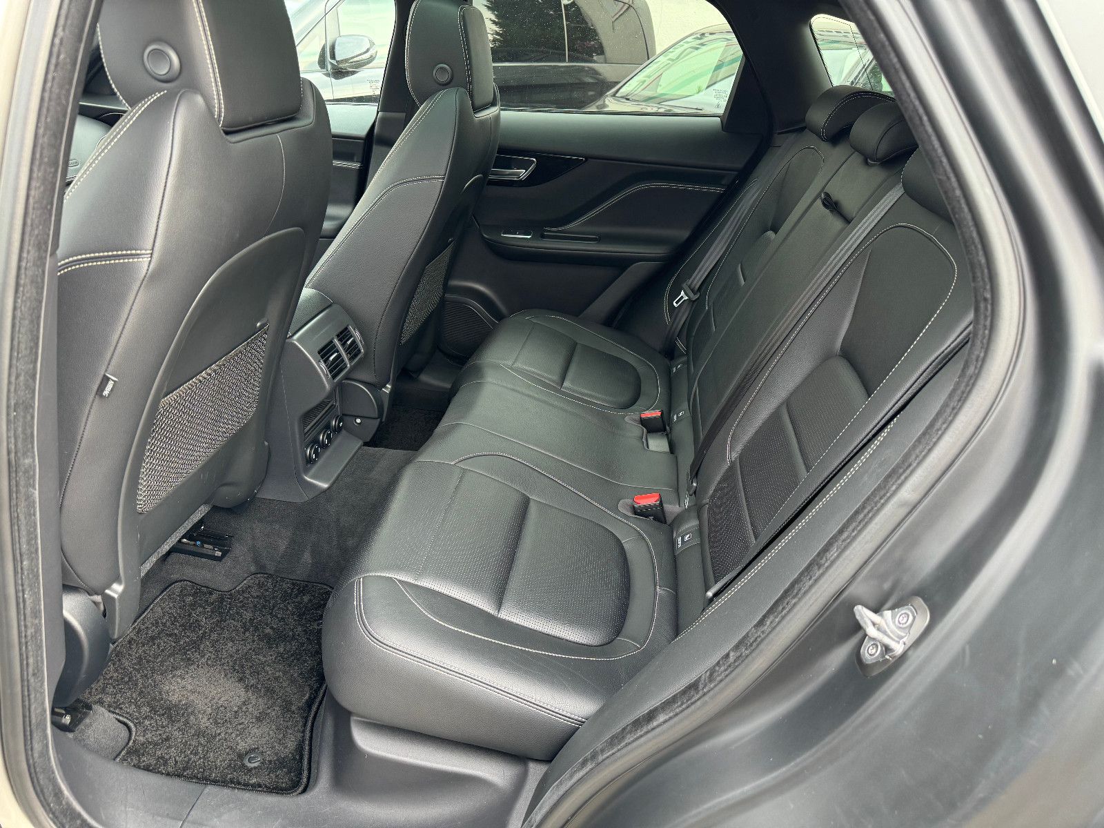 Fahrzeugabbildung Jaguar F-Pace F-PACE R-Sport AWD MOTORSCHADEN