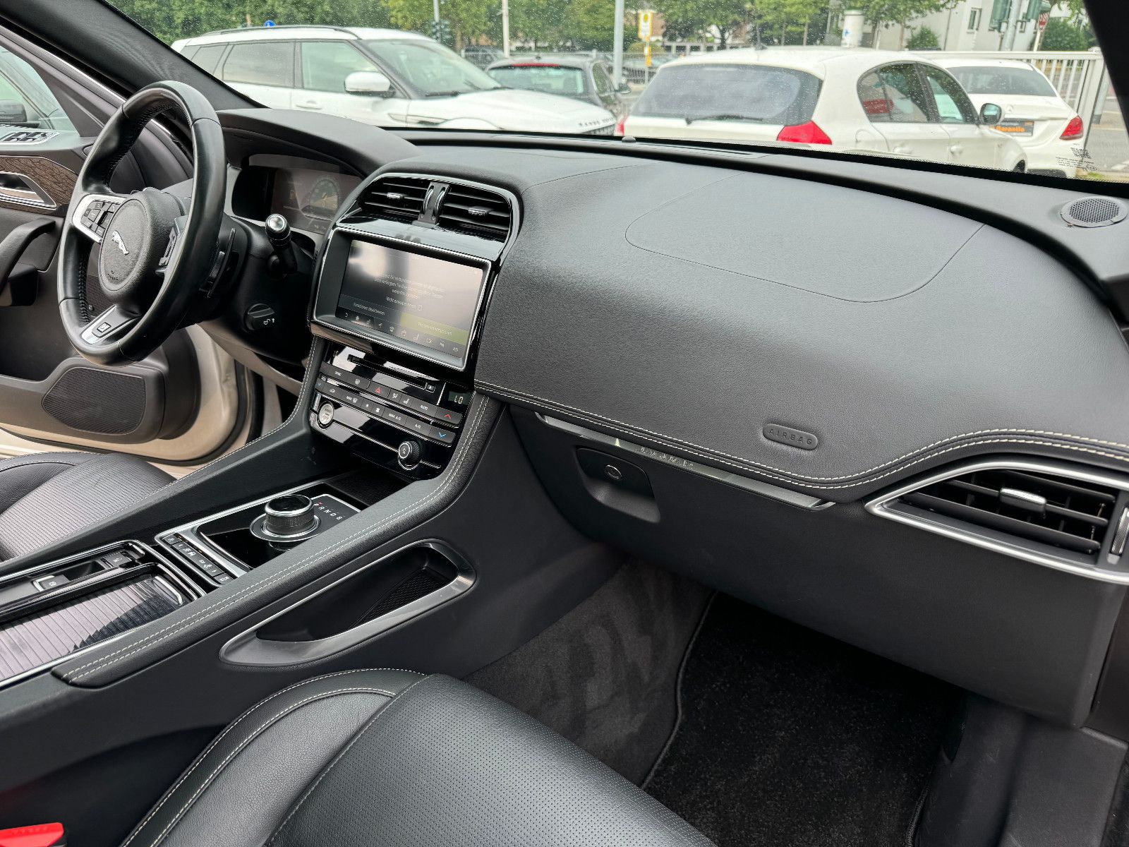 Fahrzeugabbildung Jaguar F-Pace F-PACE R-Sport AWD MOTORSCHADEN