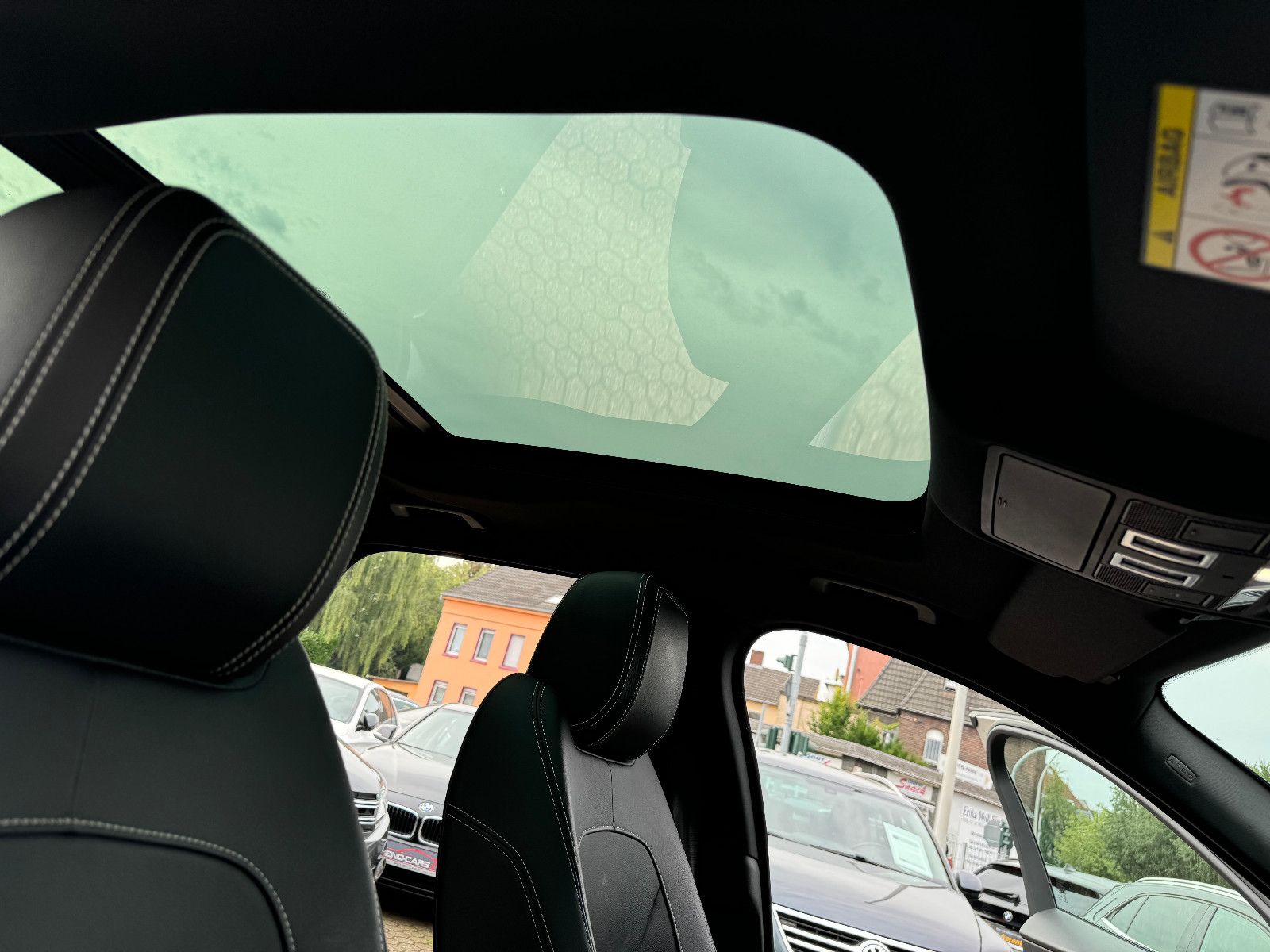 Fahrzeugabbildung Jaguar F-Pace F-PACE R-Sport AWD MOTORSCHADEN