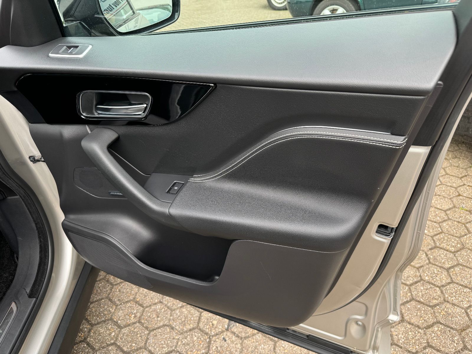 Fahrzeugabbildung Jaguar F-Pace F-PACE R-Sport AWD MOTORSCHADEN