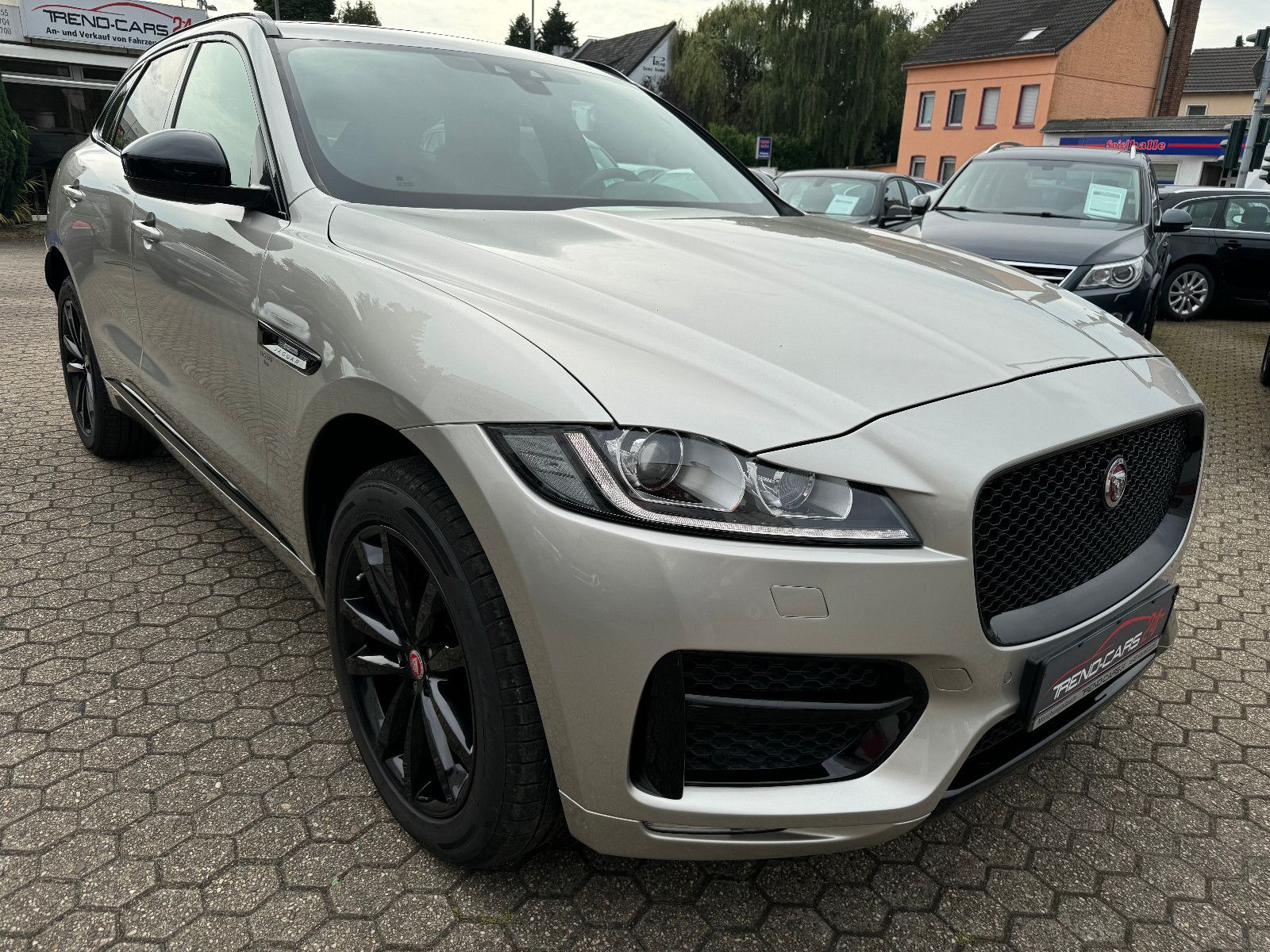 Fahrzeugabbildung Jaguar F-Pace F-PACE R-Sport AWD MOTORSCHADEN