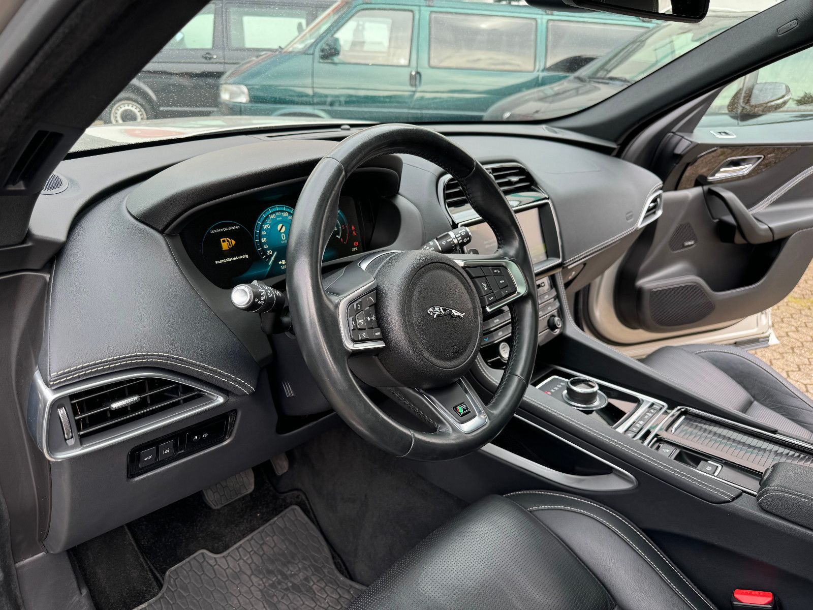 Fahrzeugabbildung Jaguar F-Pace F-PACE R-Sport AWD MOTORSCHADEN