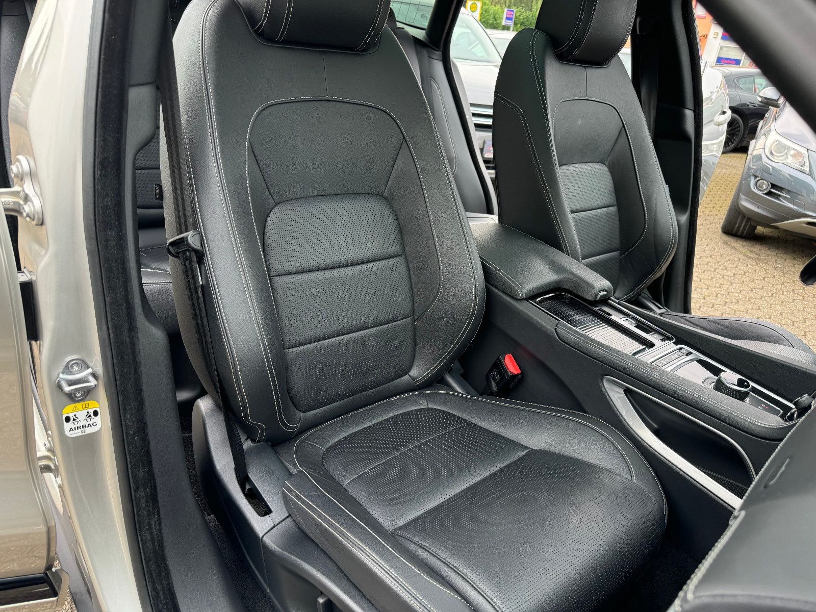 Fahrzeugabbildung Jaguar F-Pace F-PACE R-Sport AWD MOTORSCHADEN