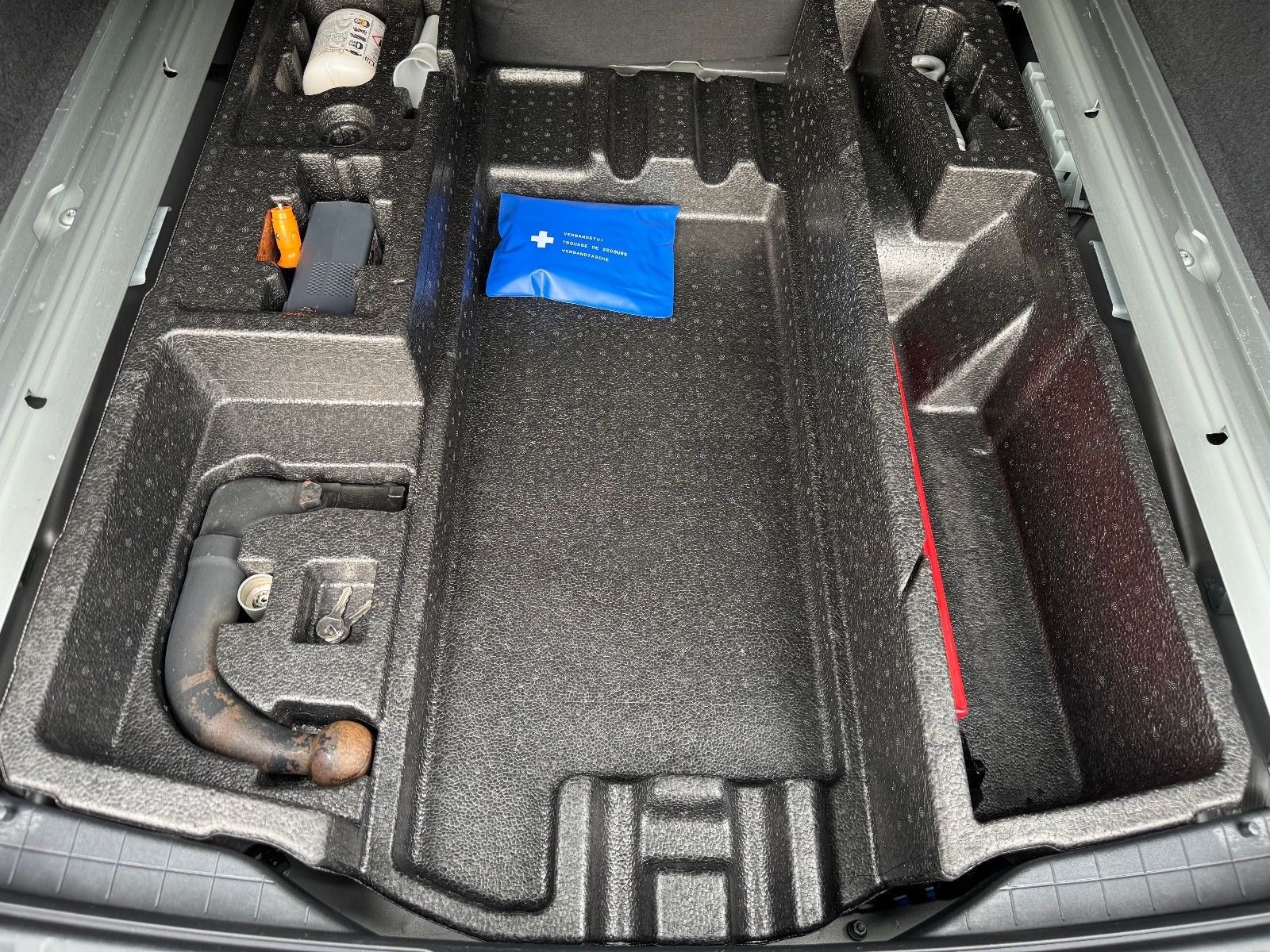 Fahrzeugabbildung Jaguar F-Pace F-PACE R-Sport AWD MOTORSCHADEN