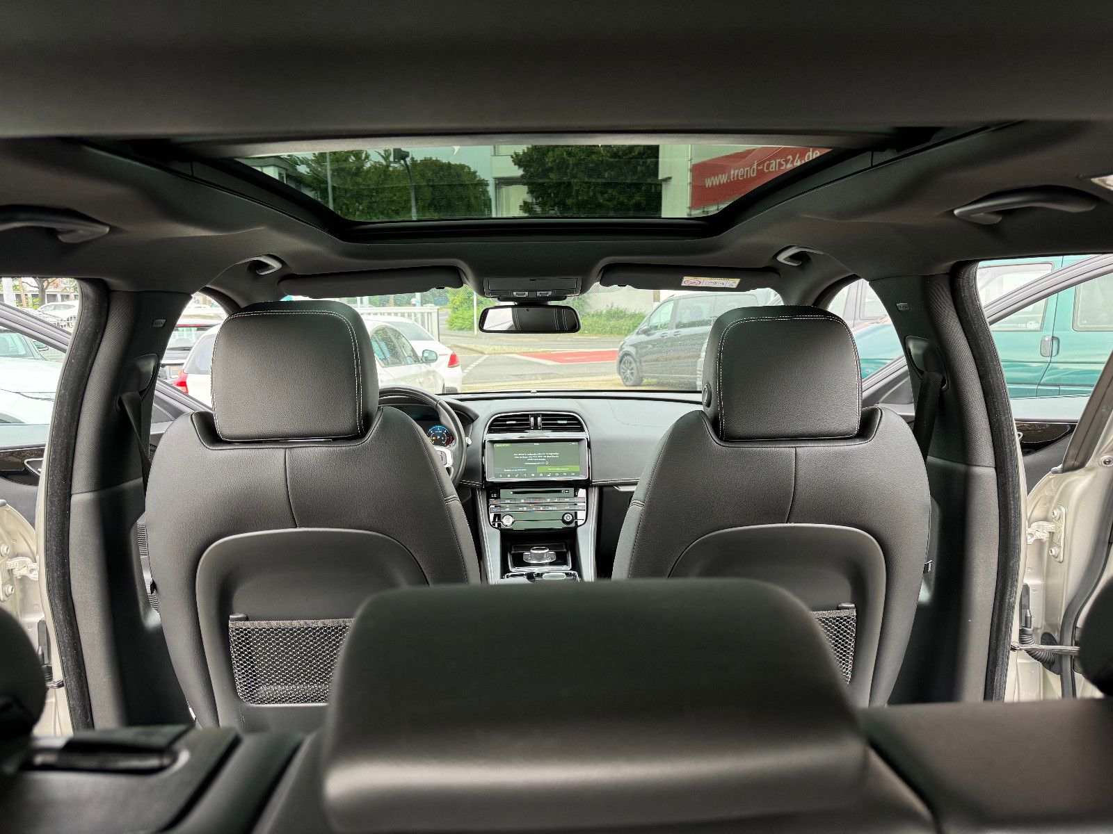 Fahrzeugabbildung Jaguar F-Pace F-PACE R-Sport AWD MOTORSCHADEN